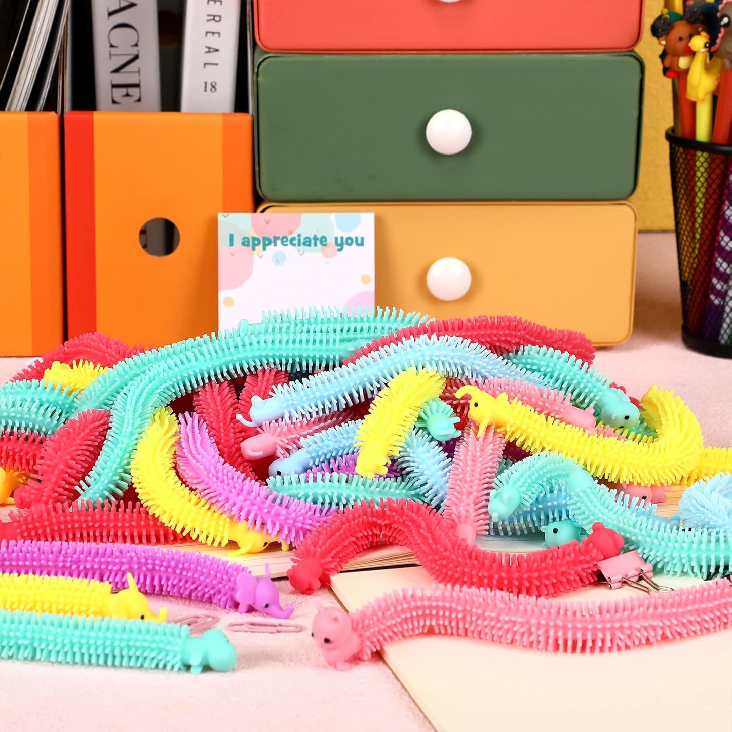Chivao 300 Pack Bulk Stretchy String Fidget Toys Animal Sensory Toys for Kids and Adults Colorful Fidget Worm Stress Anxiety Relieve Party Favors Goodie Bag Fillers Birthday Gifts (Animal Style)