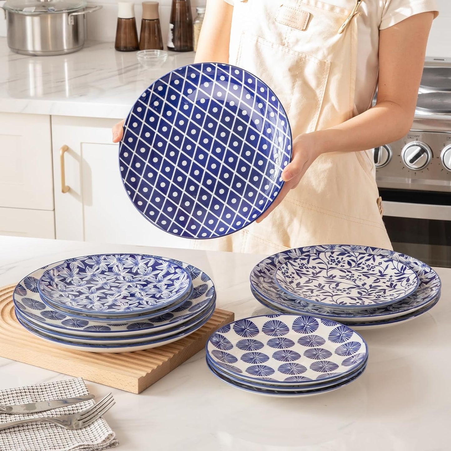Sweejar Ceramic Dinner Plates Set, 8 Inch Porcelain Dessert Plates, Microwave & Dishwasher Safe Cake Plate for Salad, Pasta, Meat Steak, Set of 6(Vintage Blue)