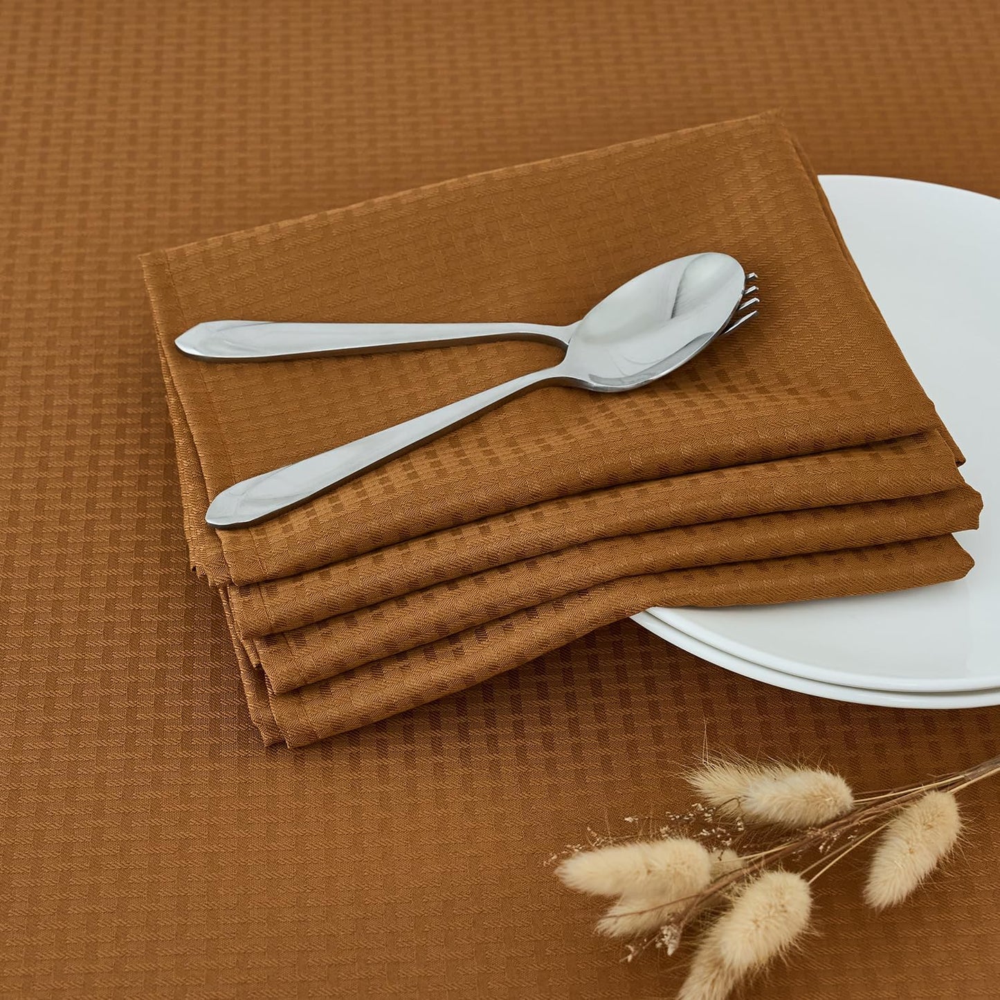 maxmill Fall Cloth Napkins 20 x 20 Inch Weaved Texture Design Soft Comfortable Luxury Serviette for Harvest Thanksgiving Family Dinners Weddings Parties and Banquets Set of 4 Pieces, Amber