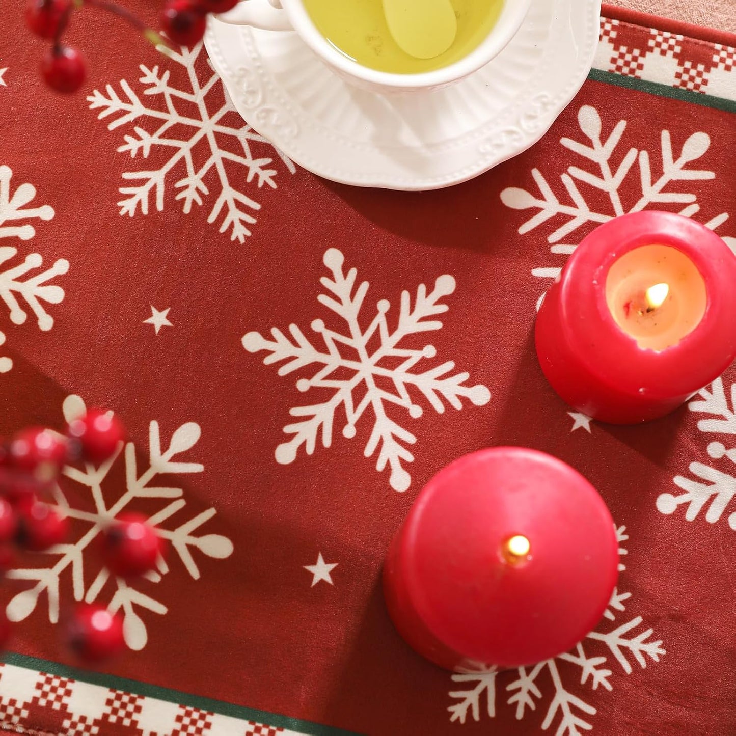 ISAENNE Designer Luxury Red Velvet Christmas Table Runner 71 Inches Long,Vintage Snowflake Pattern Wrinkle Resistant Table Runners for Dining Tables,Thanksgiving,Kitchen Tables,12"*71"-Carol C