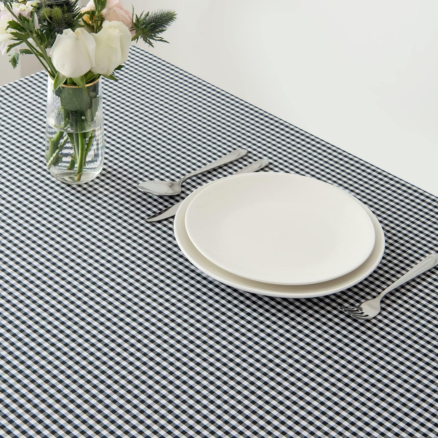maxmill Checkered Rectangular Tablecloth Water Resistance Antiwrinkle Spillproof Heavy Weight Soft Gingham Plaid Table Cloth for Buffet Banquet Parties Holiday Dinner, 60 x 104 Inch Black White