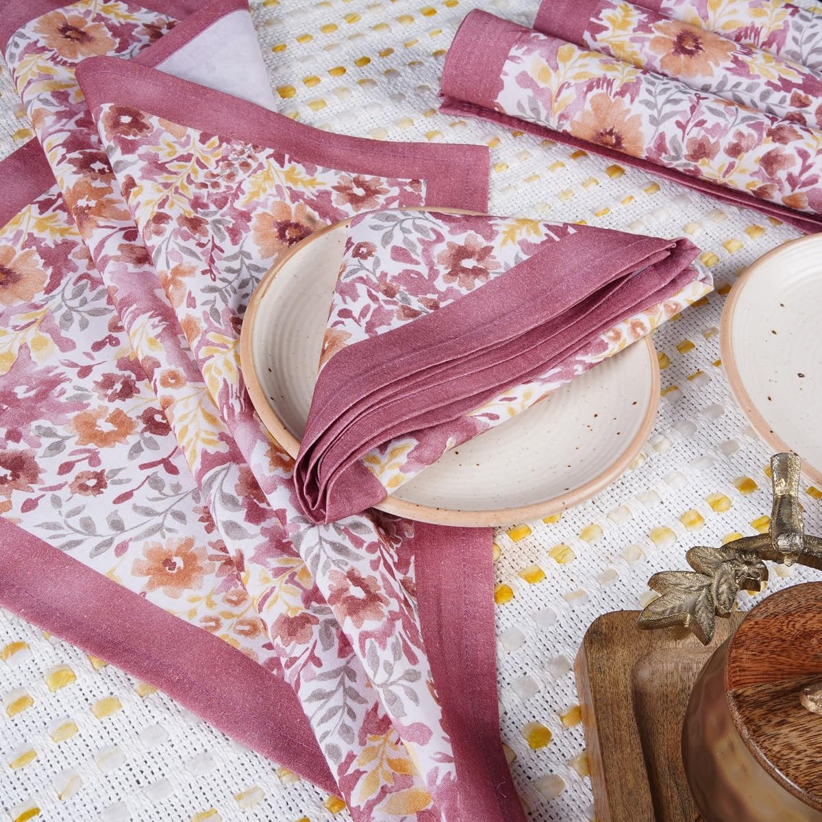 TARAN LIVING Cotton Cloth Napkins Reusable Floral Napkin Printed Dinner Napkin Set Cloth Daily Use Machine Washable Dish Cloth Gift for Valentine Home Decor Set of 4, Multicolor Print, 18x18 Inches