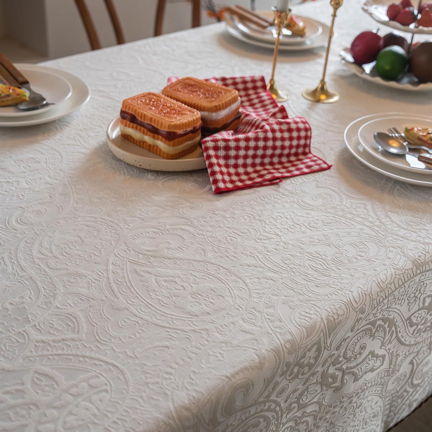 ENJOYBRIDAL Off White Paisley Tablecloth - 60 x 102 Inch - Cream Rectangle Table Cloth Waterproof Jacquard Camping Picnic Table Cover 8-10 Seats Dining Room Boho Polyester Washable Furniture Protector