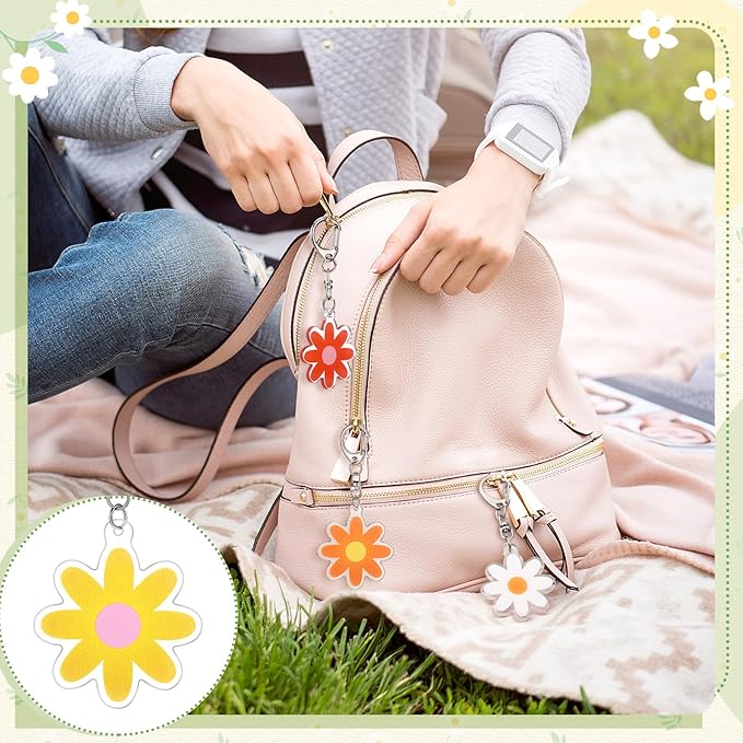 Kenning 50 Pcs Flower Keychain Daisy Party Gifts Cute Handbag Key Chain Floral Charm for Mom Mother's Day Handbag Bag Earphone Case Decoration Purse Accessories(Groovy)