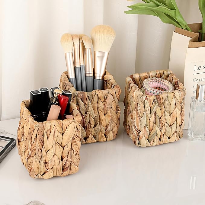 BTSKY 3 Pack Water Hyacinth Pencil Holder, Handmade Wicker Pen Cup Makeup Brushes Holder, Pen Pencil Cup Organizer Chic Woven Desktop Accessories Pens Container Box for Office Home Desktop, Square