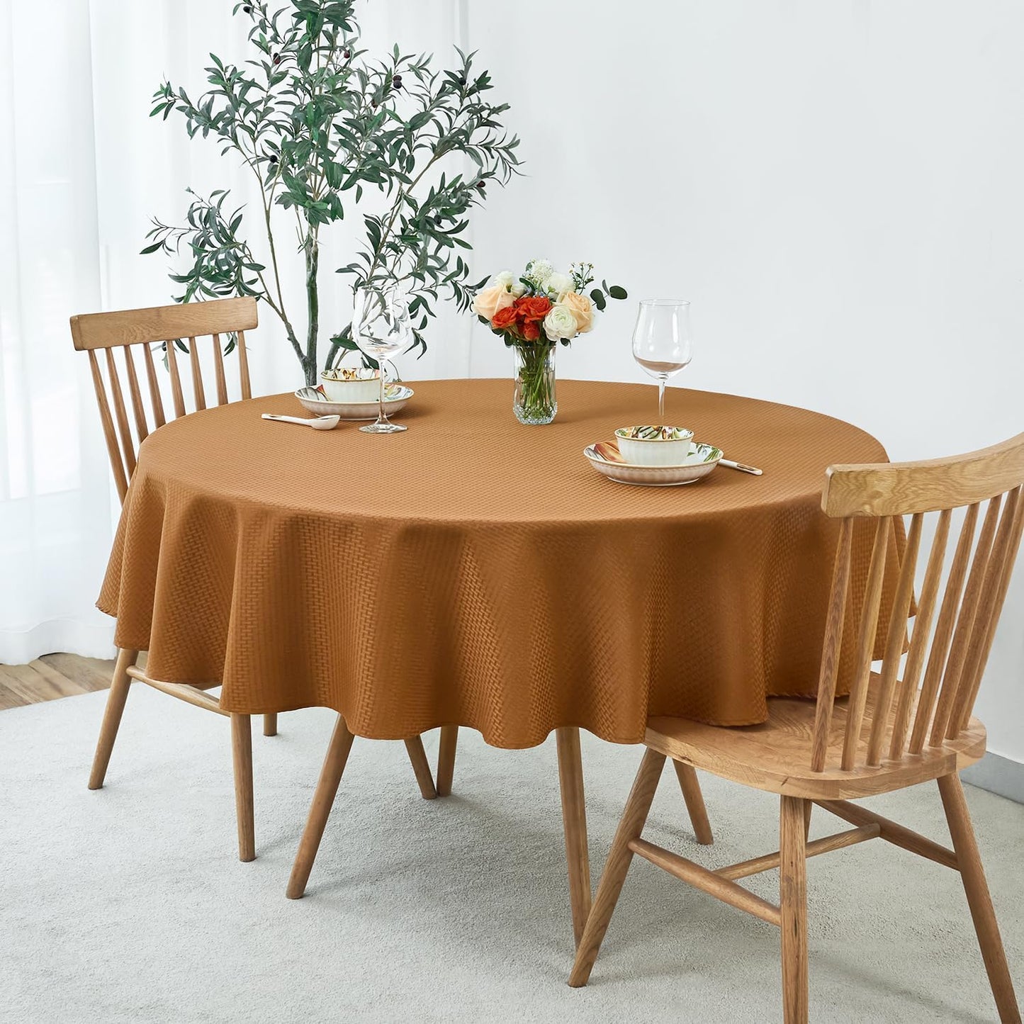 maxmill Tablecloth Weaved Texture Pattern Tablecloth Water Resistance Antiwrinkle Spillproof Soft Table Cloth for Fall Harvest Thanksgiving Parties Holiday Dinners, Round 90 Inch, Amber