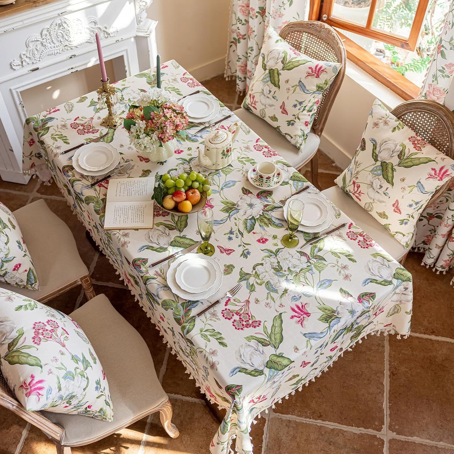 ENJOYBRIDAL Floral Tablecloth - 60 x 102 Inch - Rectangle Picnic Table Cloth Dining Room Wildflower Kitchen 8-10 Seats Table Cover for Camping Washable Vintage Boho Farmhouse Furniture Protector
