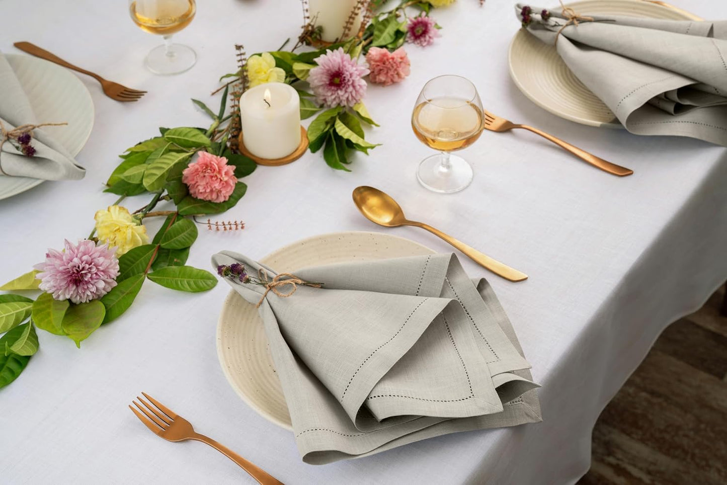 D'Moksha Homes Silver Grey Linen Napkins Set of 4 - Classic Hemstitch 100% Pure Linen Dinner Napkins Cloth 20 x 20 Inch for Fall, Autumn and Halloween - Handcrafted and Machine Washable