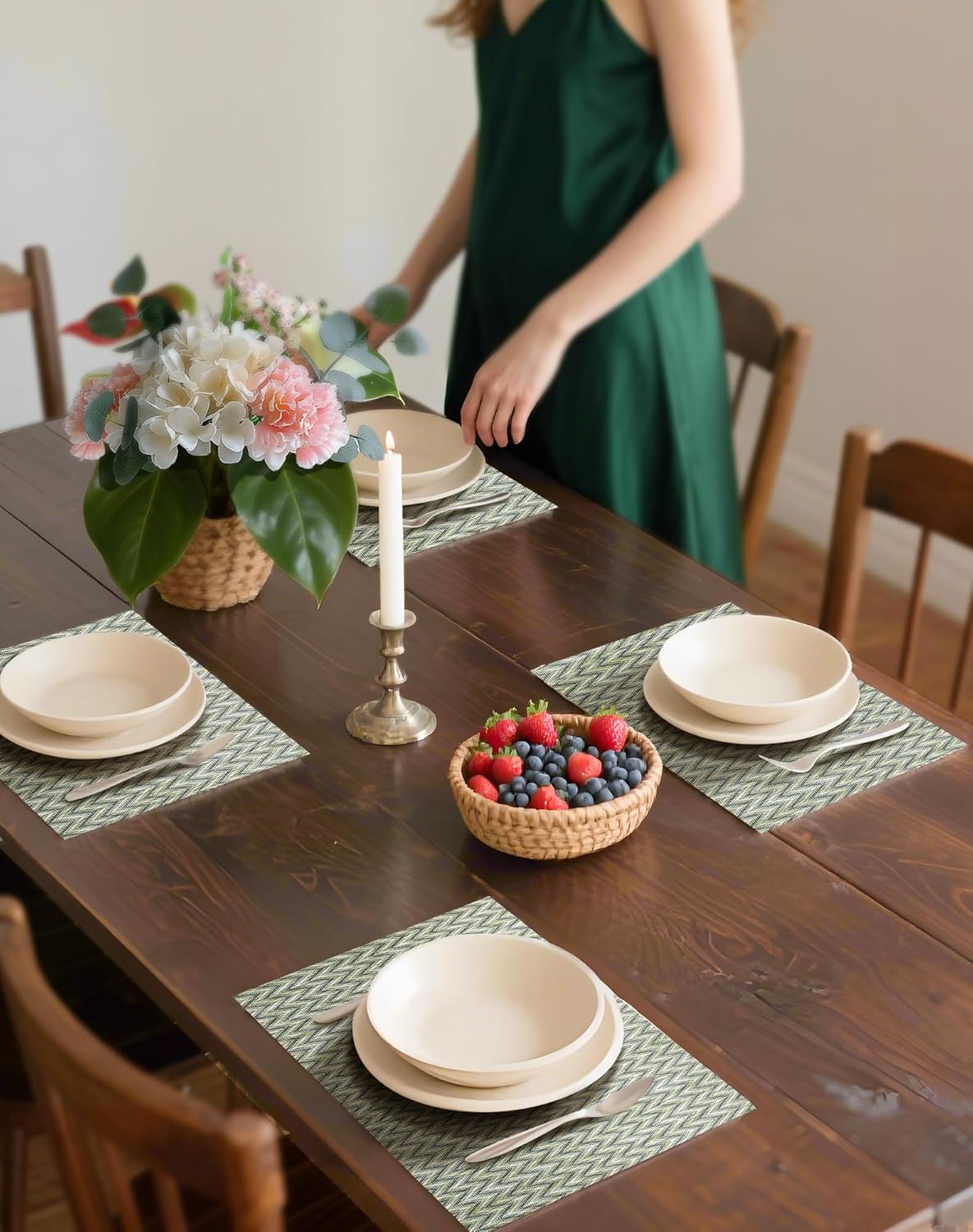Leetaltree Green Placemats Set of 6 - Heat Resistant Non-Slip Place mats for Dining Table, Washable Durable PVC Vinyl Woven Table Mats（Green Zigzag, 6）