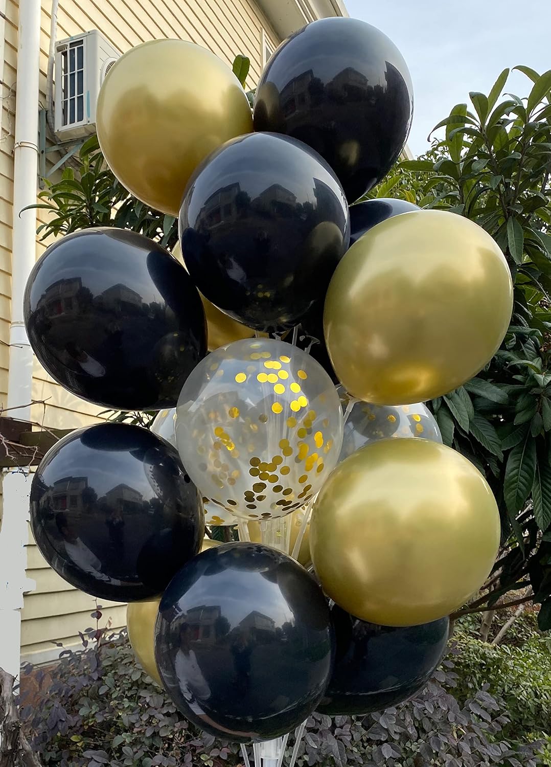 60 Pcs 12 Inch Latex Balloons in Black, Gold And Gold Confetti Perfect for Graduation, Birthday, Baby Shower, New Years, and Wedding Party Balloons Decoration