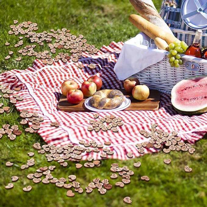 Blulu 1000 Pcs Small Wooden Heart Confetti for Craft Rustic Wedding Table Love Heart Centerpieces Decorations Mr Mrs Love Cake Decoration Gift for DIY Wedding Party Table Cake(Romantic Style)