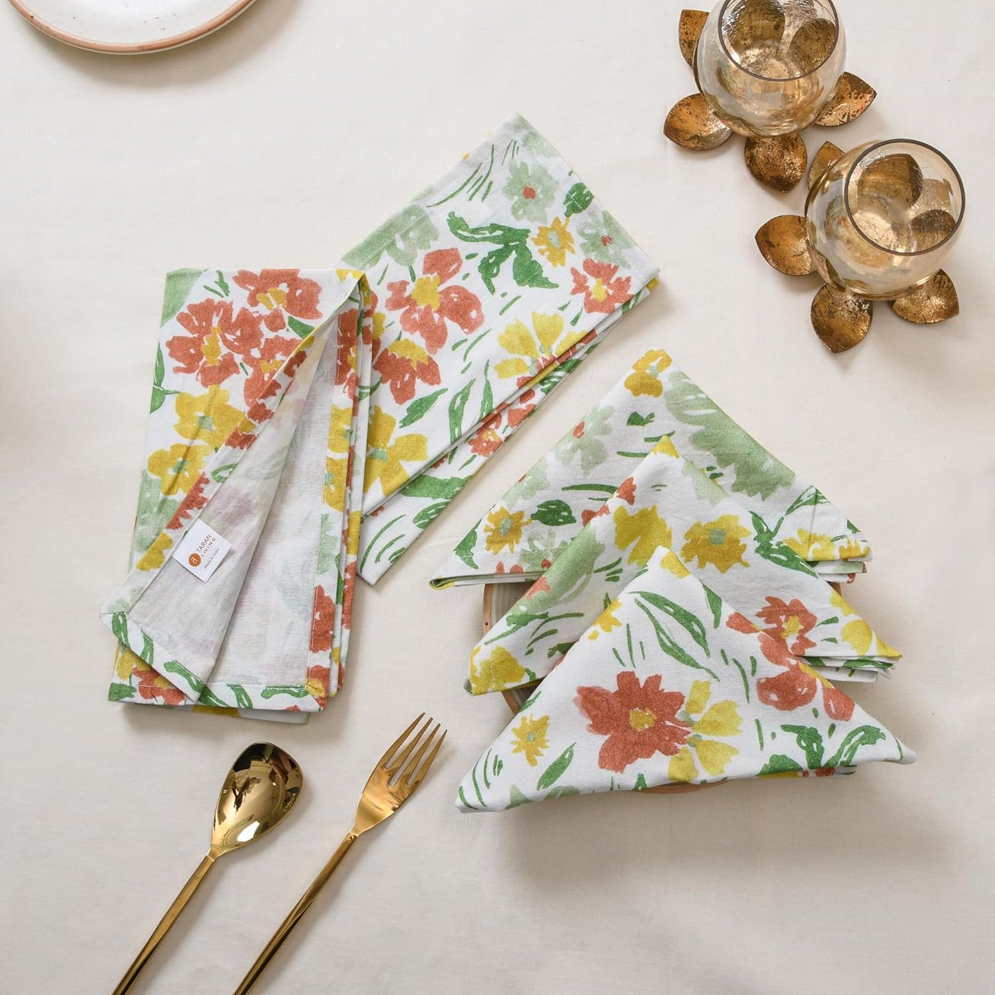 TARAN LIVING Cloth Napkins Set of 4, Printed Floral Cotton Dinner Napkins, Soft Washable Table Napkin Set Holiday Farmhouse Décor - 18"x18"