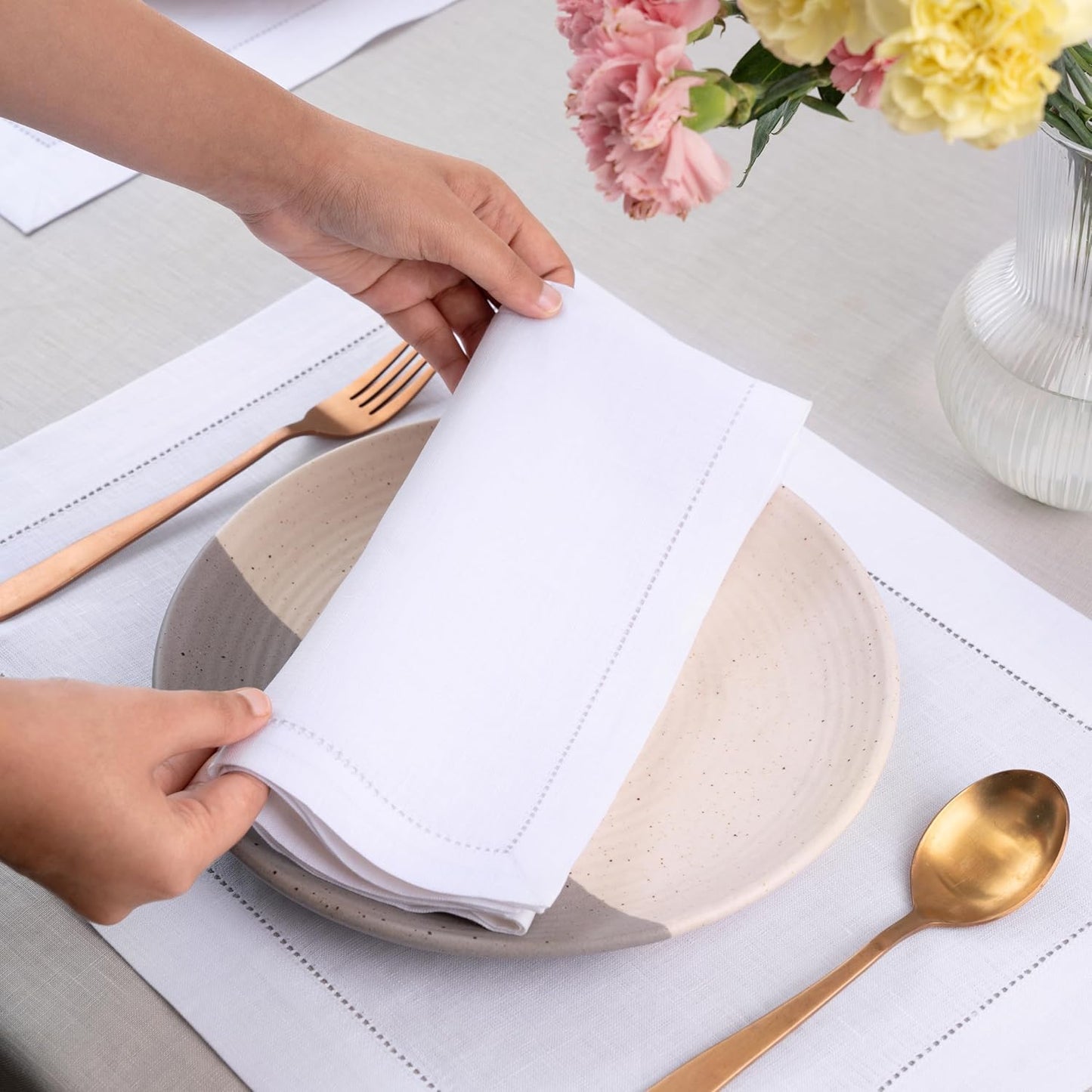 D'Moksha Homes White Linen Napkins Set of 4 - Classic Hemstitch 100% Pure Linen Hemstitch Dinner Napkins 20 x 20 Inch for Fall, Thanksgiving, Christmas, Holiday - Handcrafted and Machine Washable