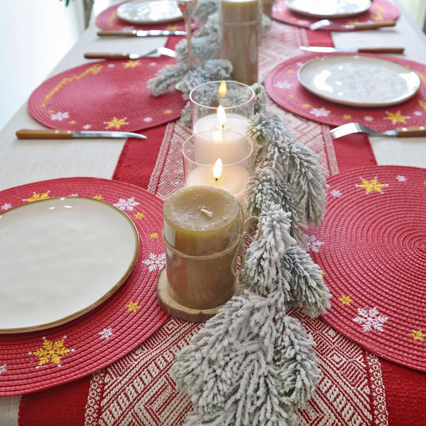 Christmas Placemats Set of 4 Round Placemats Christmas Red Embroidered Table Place mats, Christmas Decorations Holiday Snowflake Plates Chargers for Kitchen Dining Table Mats