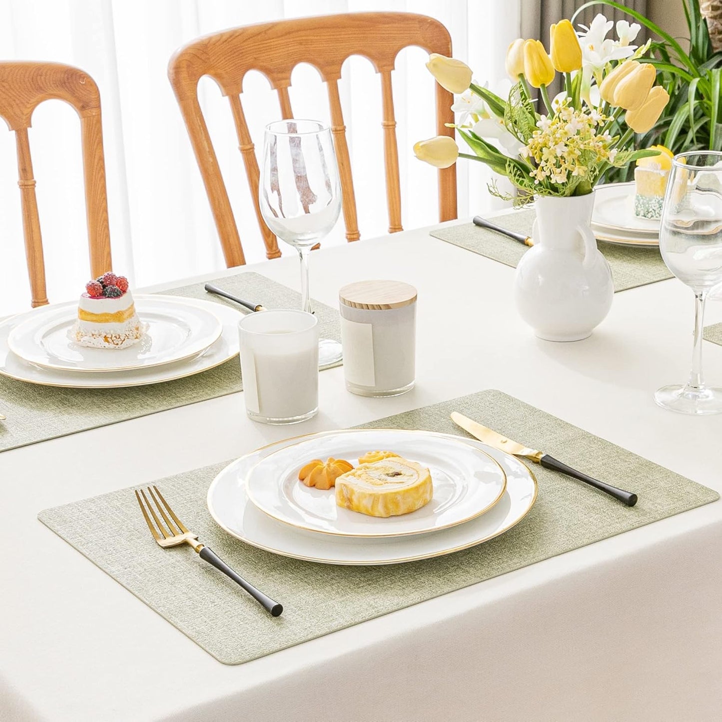 Romanstile Vinyl Placemats Set of 12-12 X 18 Inch - Heat Resistant Place Mats 100% Waterproof Oilproof Wipeable Reversible Faux Leather Table Mats for Kitchen/Dining/Party/Outdoor, Grass Green