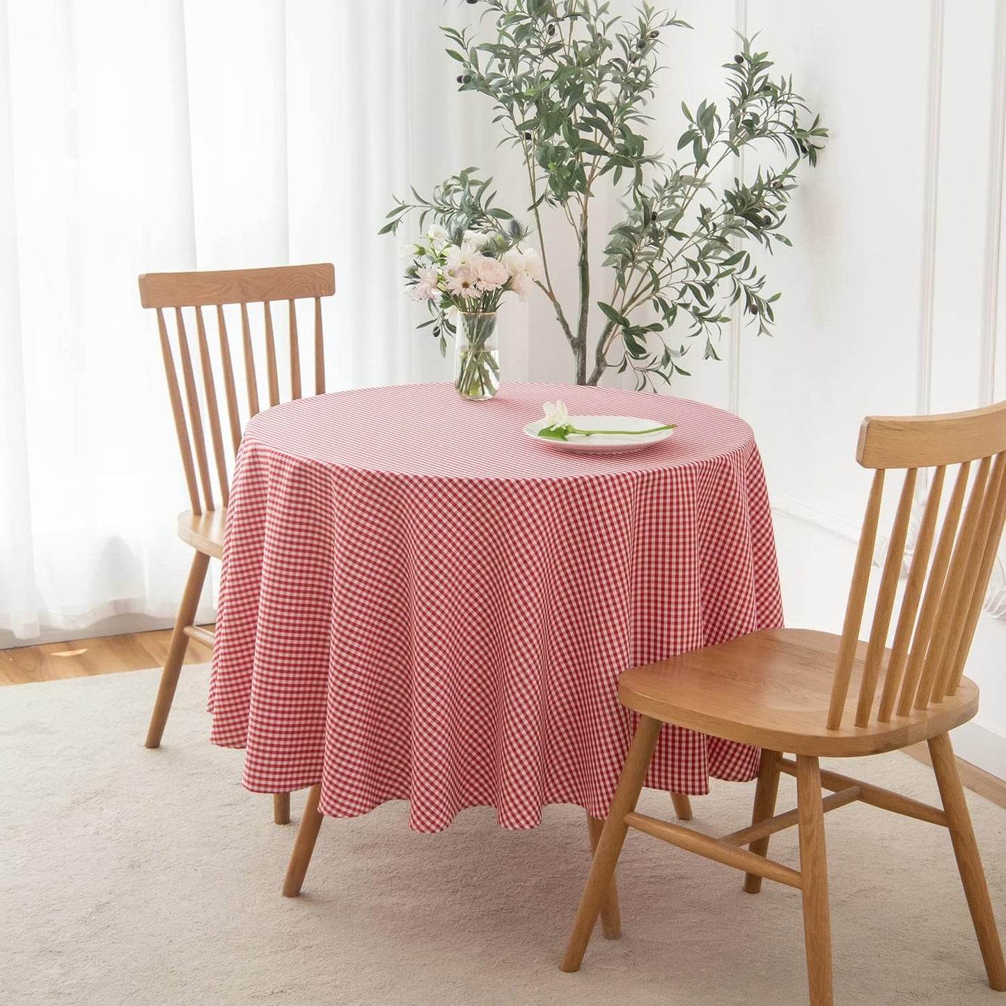 maxmill Round Checkered Tablecloth Spillproof Wrinkle Free Heavy Weight Gingham Table Cloth for Circular Table Cover Buffalo Plaid for Buffet Banquet Christmas Party Holiday Dinner 70 Inch Red White