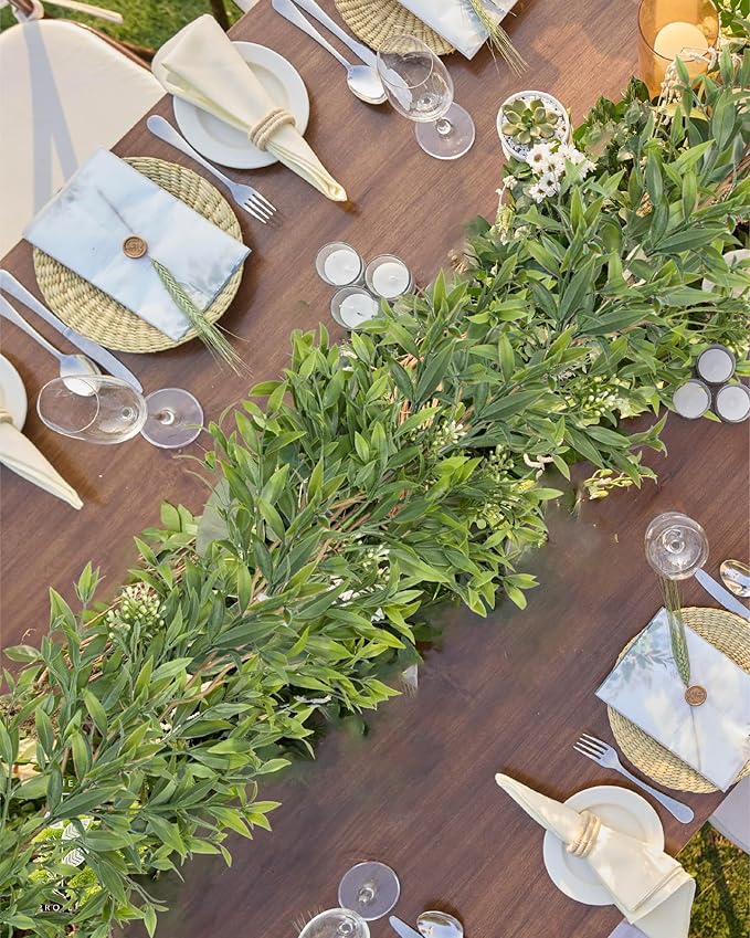 Briful 5ft Long Artificial Boxwood Garland, Realistic Greenery Garland for Door Mantle, Eucalyptus Garlands for Farmhouse Home Centerpiece Table Decor