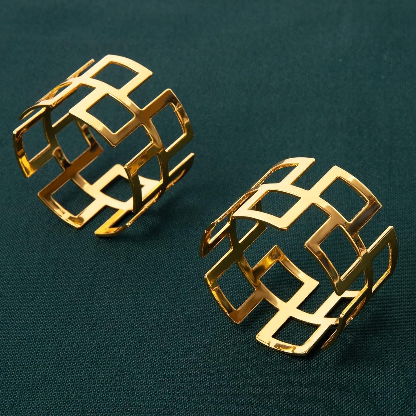 Christmas Napkin Rings- Set of 16 Gold Napkin Holder Round Metal Napkin Buckle for Xmas Holiday Party Dinner Wedding Dining Table Decoration