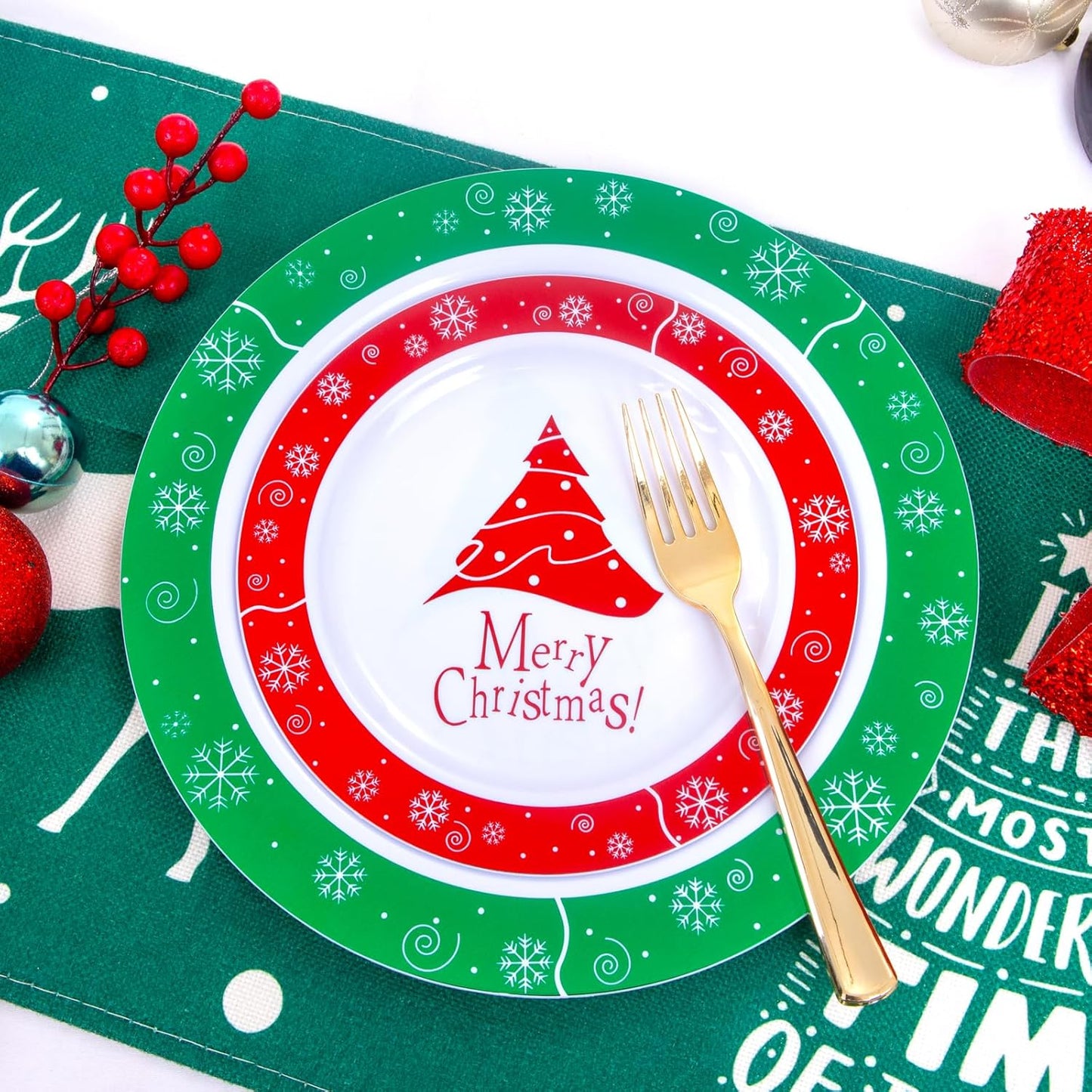 Rubtlamp 60PCS Christmas Plastic Plates, White Plastic Plates With Red and Green Christmas Tree, christmas Party Disposable Plate Include 30 Green Dinner Plate, 30 Red Salad Platos