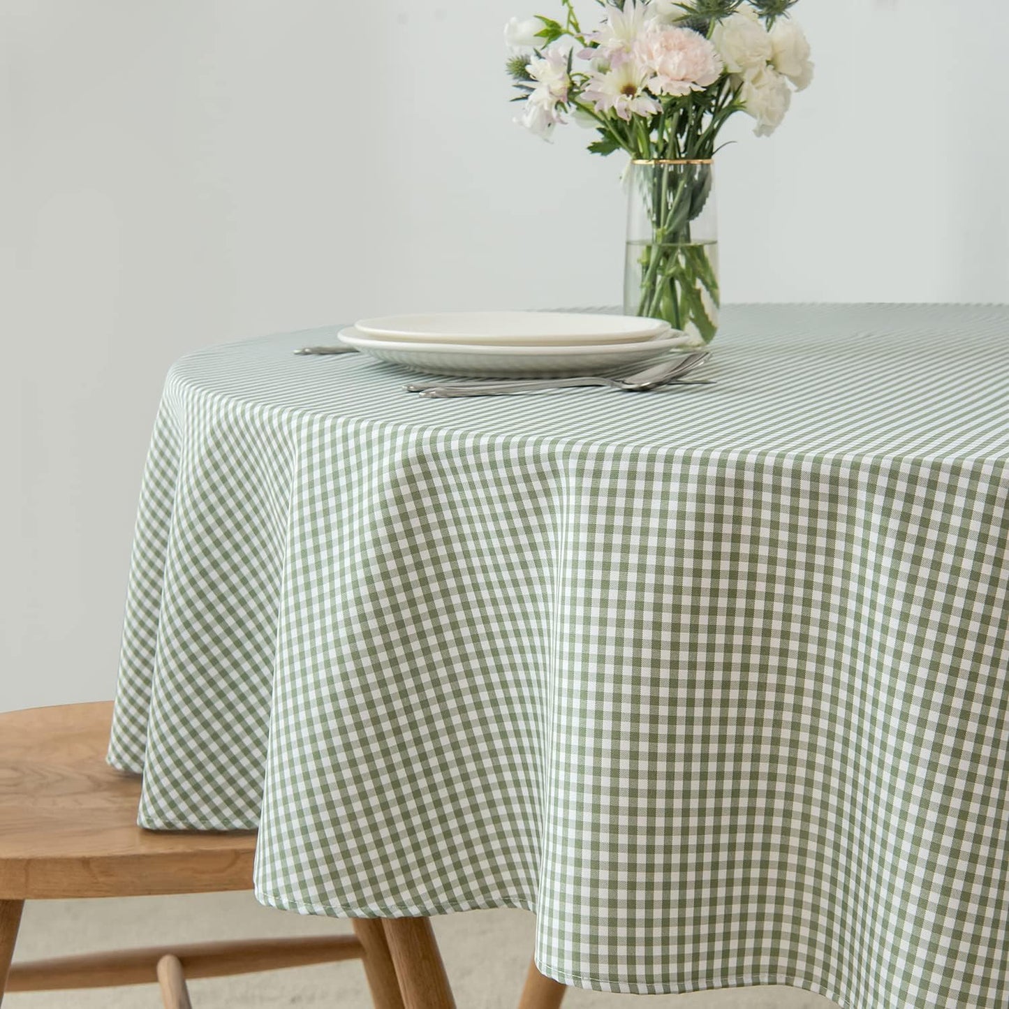 maxmill Round Checkered Tablecloth Spillproof Wrinkle Free Heavy Weight Gingham Table Cloth for Dining Room Circular Table Buffalo Plaid for Banquet Parties Holiday Dinner 70 Inch Sage White