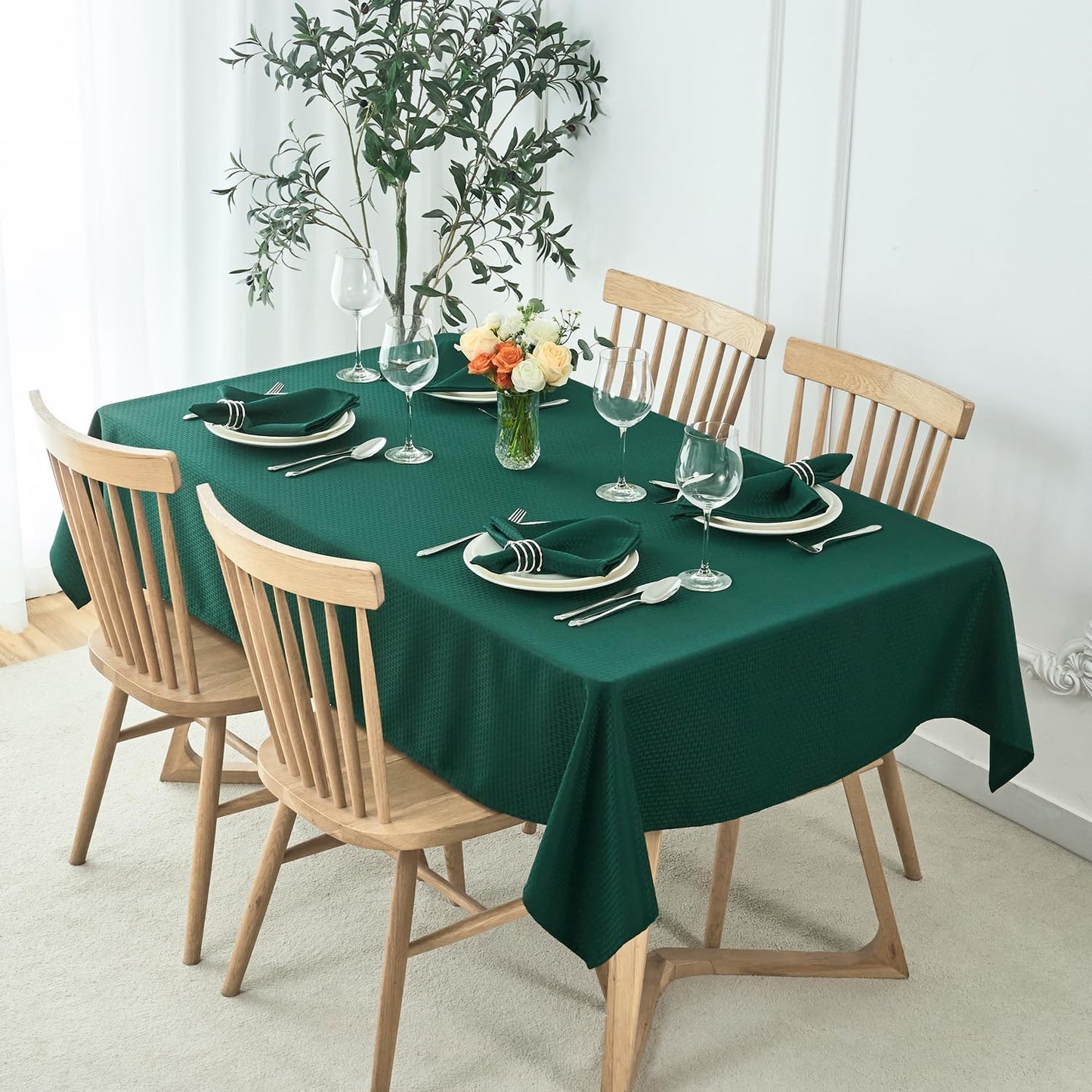 maxmill Jacquard Cloth Napkins 20 x 20 Inch Weaved Texture Pattern Soft Comfortable and Luxury Serviette for Christmas Family Dinners Parties and Banquets Set of 4 Pieces, Hunter Green
