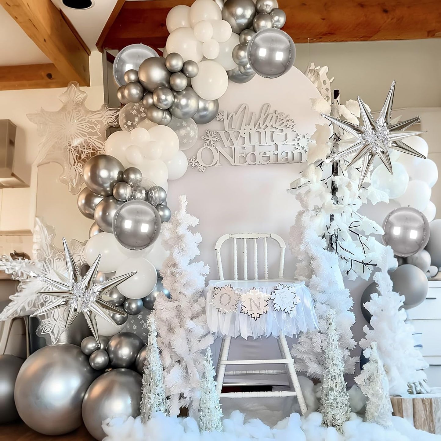 White Silver Balloons Garland Arch Kit, 113pcs White Grey Clear Balloons, Confetti Silver Explosion Star 4D Foil Balloons for Winter Wonderland Holiday Christmas Birthday Ice Snow Party Decorations