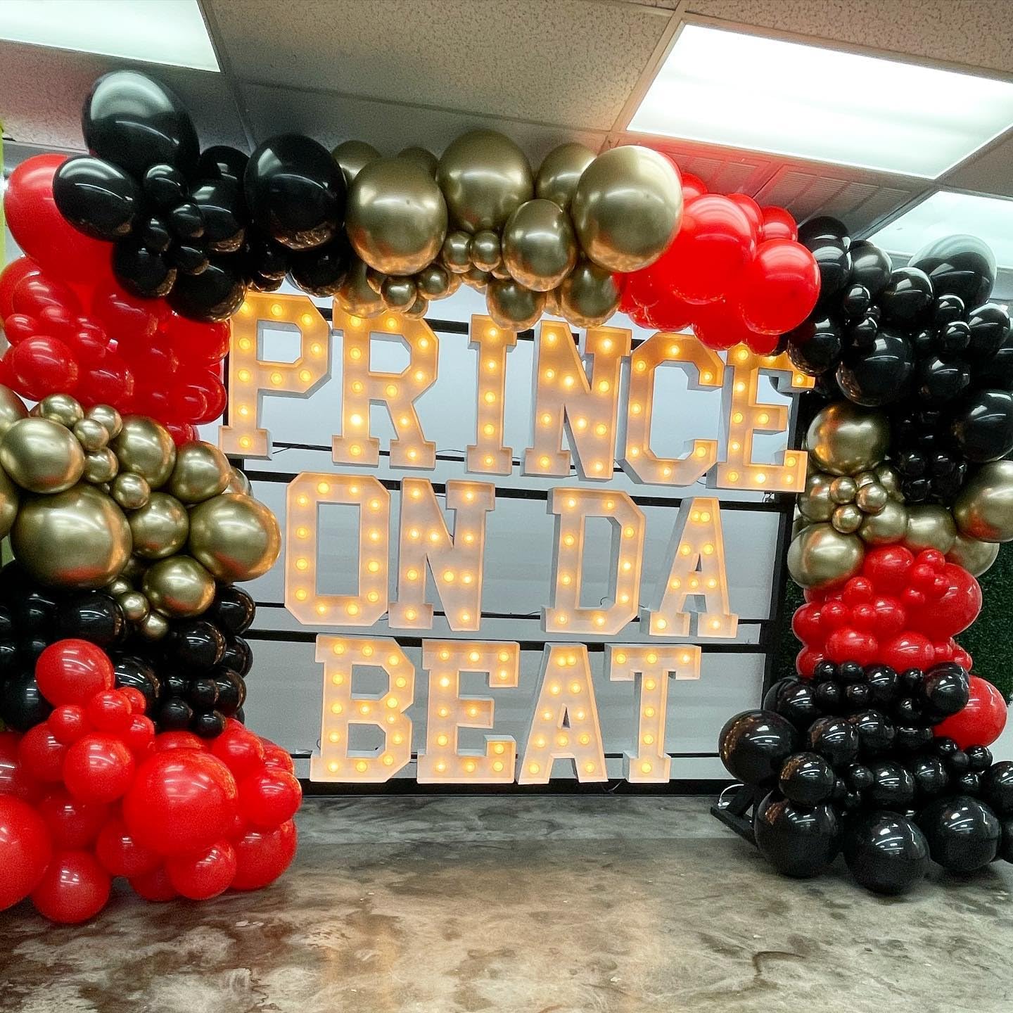 Bezente Red Black and Gold Latex Balloons,60pcs 12 inch Red Black Gold Metallic Chrome Confetti Balloons for Birthday, Wedding, Graduation, New Year, Casino Theme Party Decoration