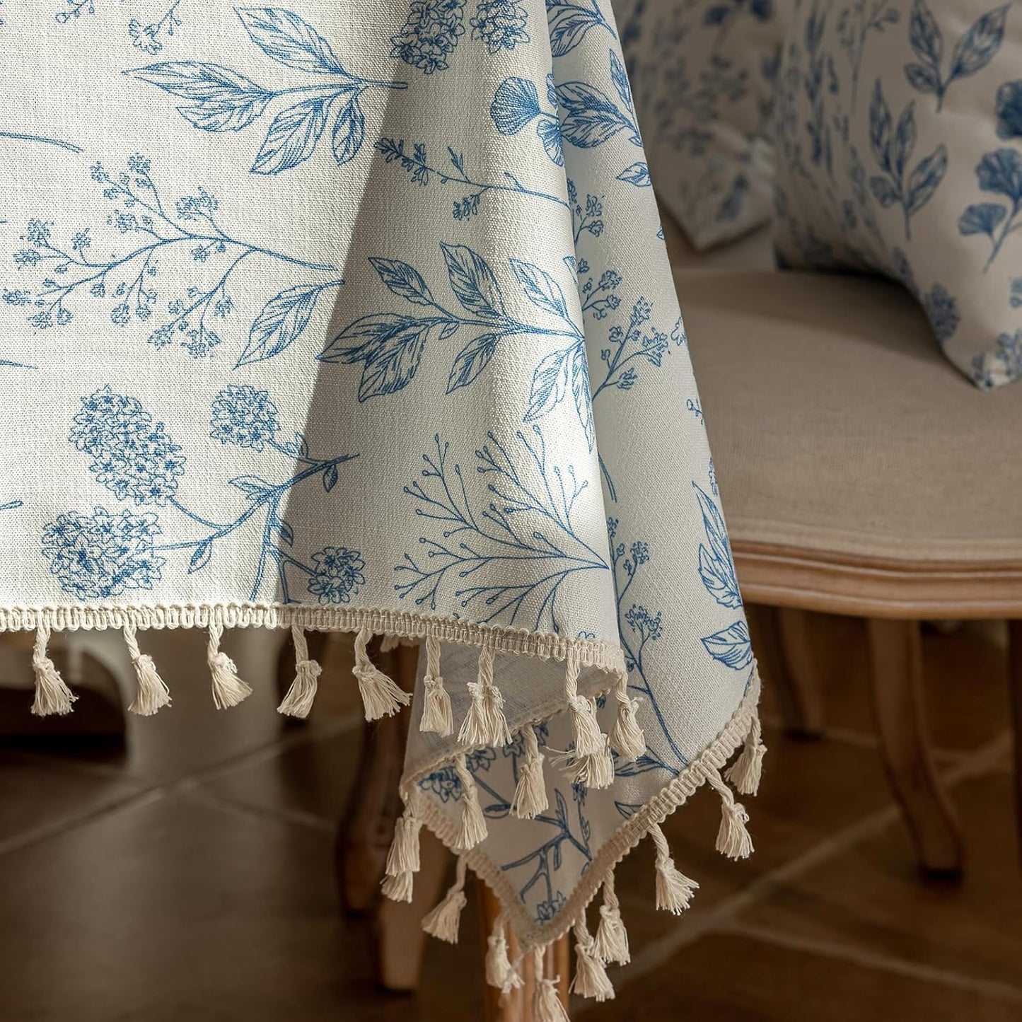 ENJOYBRIDAL Blue Floral Tablecloth - 60 x 84 Inch - Camping Rectangular Table Cloth Flower Dining Room Polyester Picnic Table Cover 6-8 Seats Farmhouse Washable Vintage Cute Furniture Protector