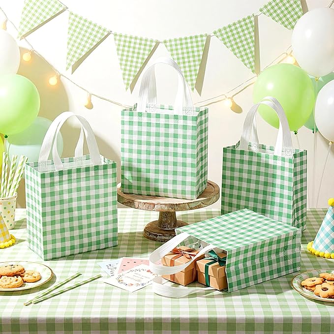 Sweetude 16 Pcs Green White Checkered Gift Bags with Handles Gingham Green and White Party Favors Non-woven Reusable Tote for Women Wedding Birthday Baby Shower Mother's Day Party Decorations