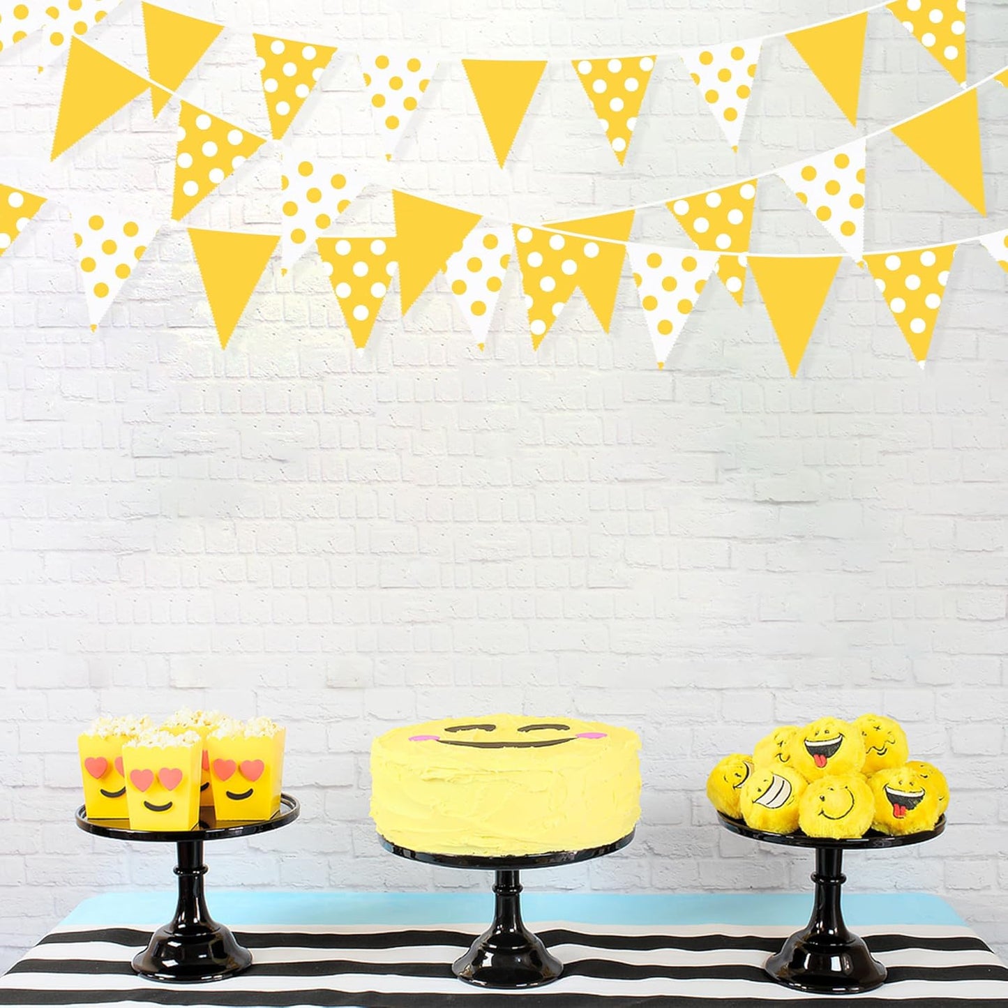 32Ft Yellow Party Decorations Yellow Fabric Polka Dot Pennant Triangle Banner Party Flag Bunting Streamer Garland for Birthday Sunshine Sunflower Baby Shower Lemon Home Outdoor Garden Decor Supplies