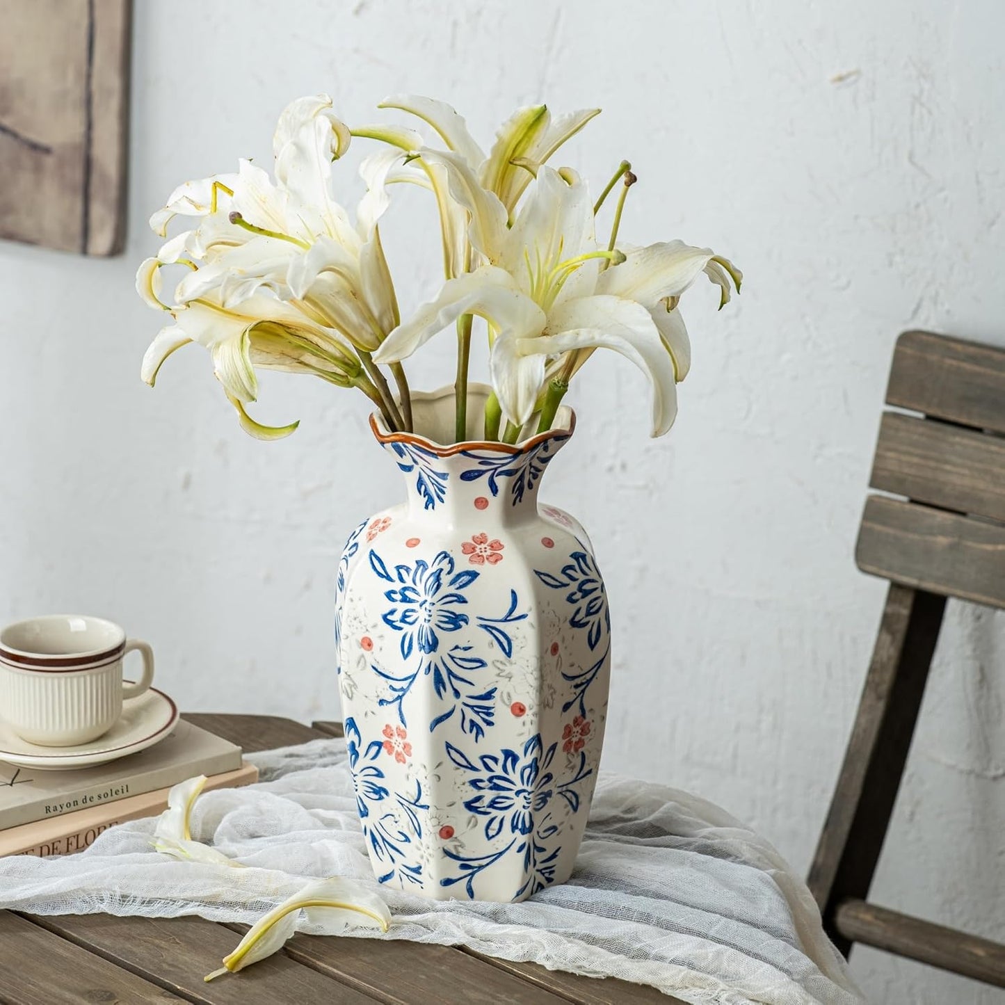 9.5 Inch Vintage Ceramic Vase, Chinoiserie Flower Vases Decorative Antique Vases for Home Decor, Rustic Blue and Pink Porcelain Vase Farmhouse Shelf Table Centerpieces Decor