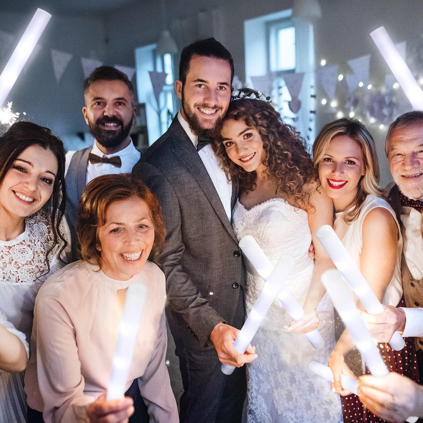 Yinder 200 Pcs LED Glow Sticks, 18.9 Inches Light up Batons with 3 Modes Flashing Light up Stick for Concert Stage Lights Wedding Raves Carnival Halloween Birthday Party (White Light)