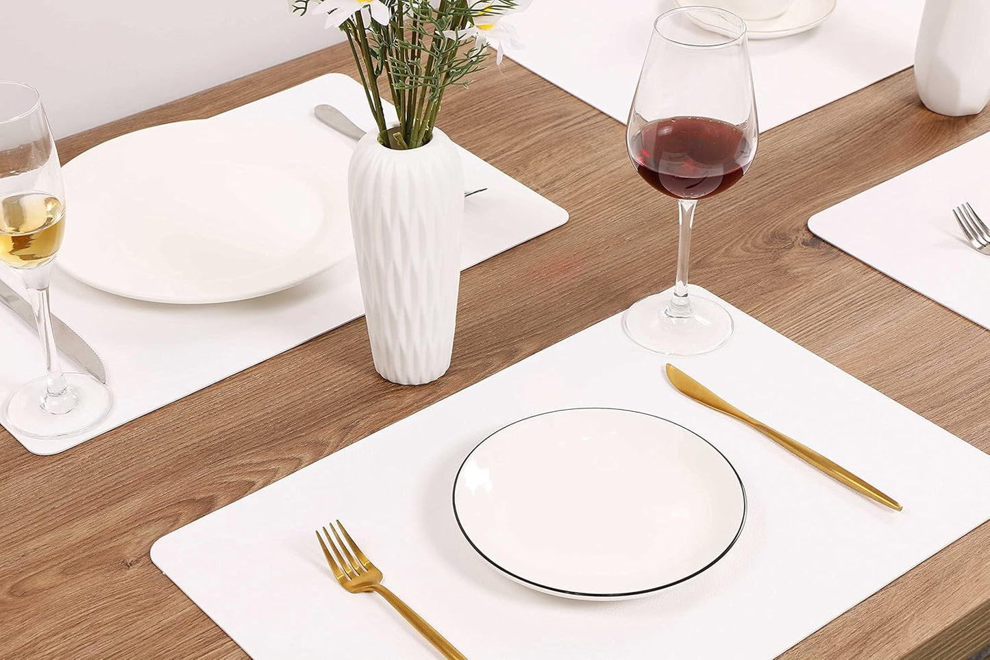 Wipeable Placemats Leather Table Mats Waterproof Heat-Resistant Easy to Clean for Dining Table Set Kitchen Table (6, White)