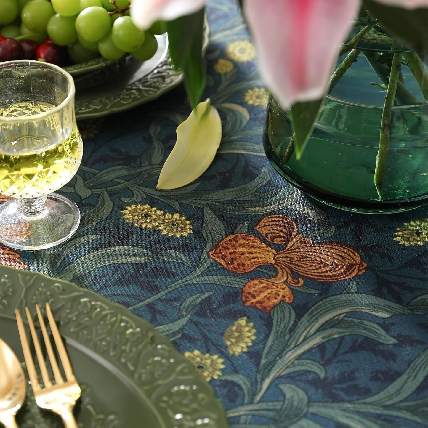 patdrea Designer Dark Blue Linen Round Tablecloth,Vintage French Rustic Floral Pattern Tablecloths,Decorative Table Cover Cloth for Kitchen,Dining,Tea Party,Home,Christmas,Diameter 55"