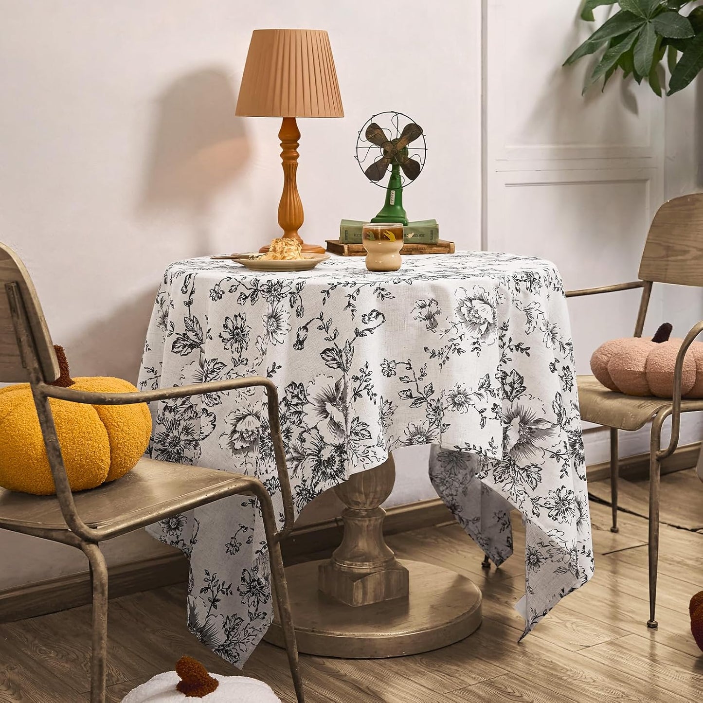 jinchan Linen Table Cloth 52 x 70 Inch with Black Flower Print Farmhouse Beige Linen Blend Cloth for Rectangle Dining Table Washable Cottage Table Cover Home Decor 1 Panel Floral Black on Beige
