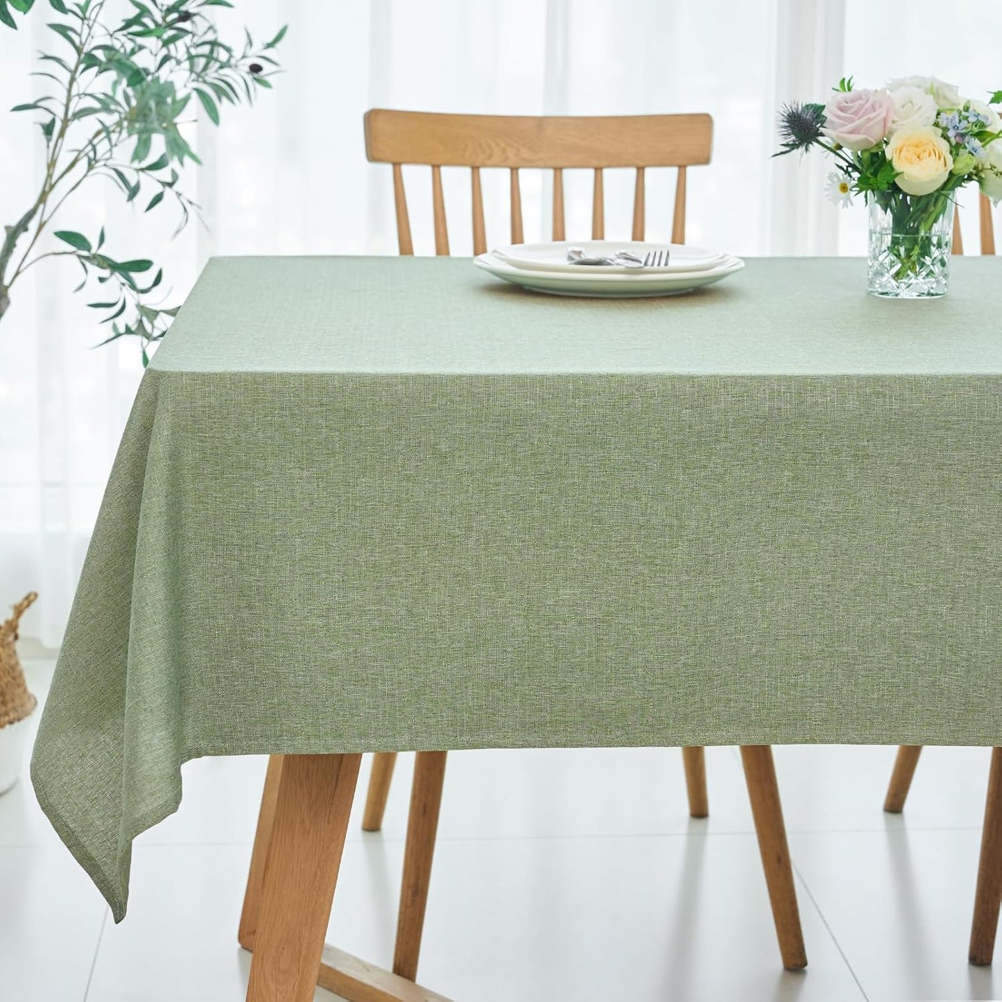 maxmill Linen Textured Rectangular Tablecloth Water Resistant Wrinkle Free Spillproof Stain Proof Table Cloth for Dining Room Decoration Banquet Party Wedding Holiday Dinner, 60 x 84 Inch Sage Green