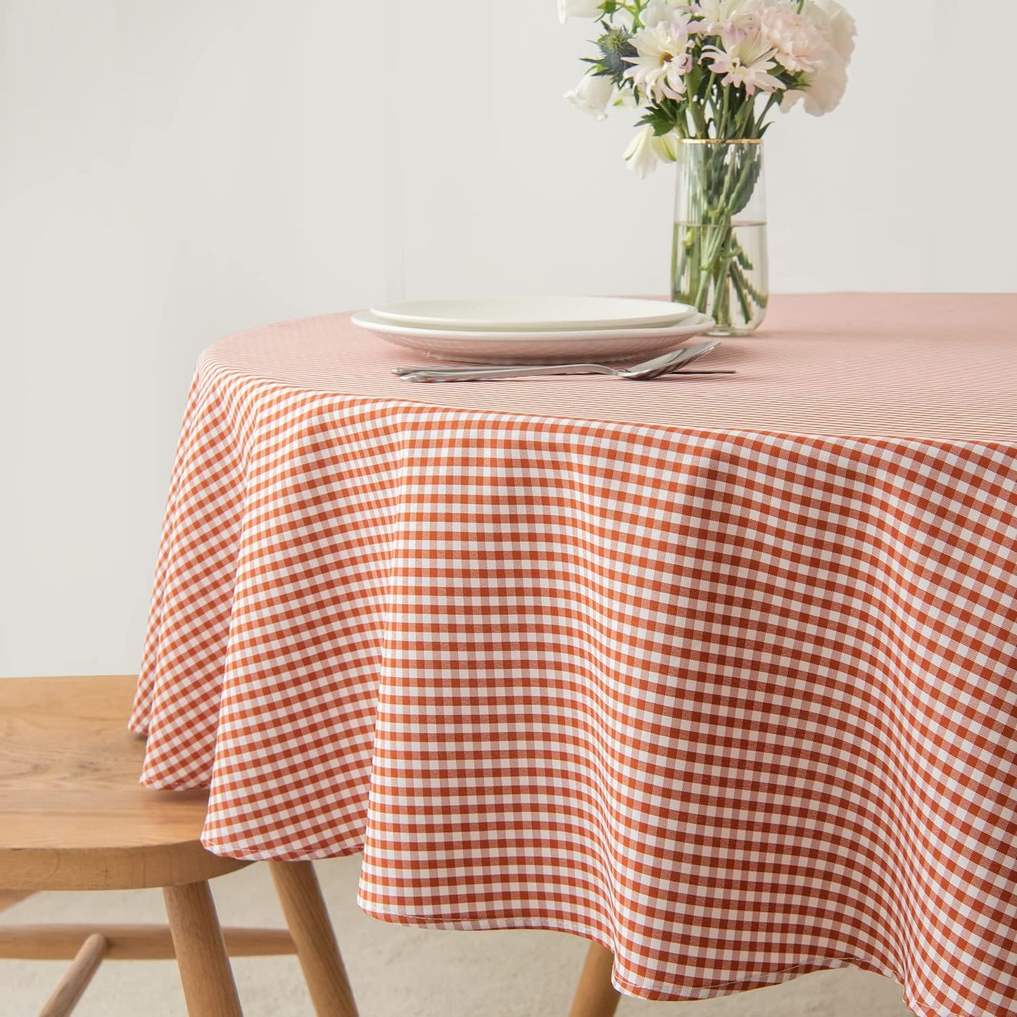 maxmill Round Checkered Tablecloth Spillproof Wrinkle Free Heavy Weight Gingham Table Cloth for Dining Room Circular Table Buffalo Plaid for Banquet Parties Holiday Dinner 70 Inch Rust White