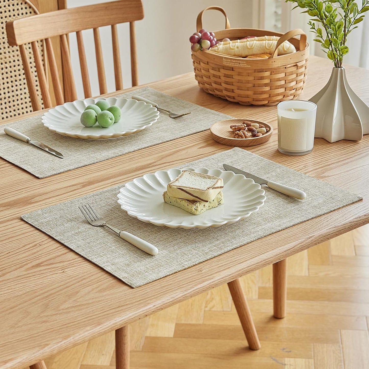 Softalker Faux Linen Placemats Set of 6-12 x 18 Inch, Heat Resistant Double Layered Durable Burlap Farmhouse Place Mats, Non-Slip Washable Rustic Table Mats for Dining, Kitchen, Party（Beige