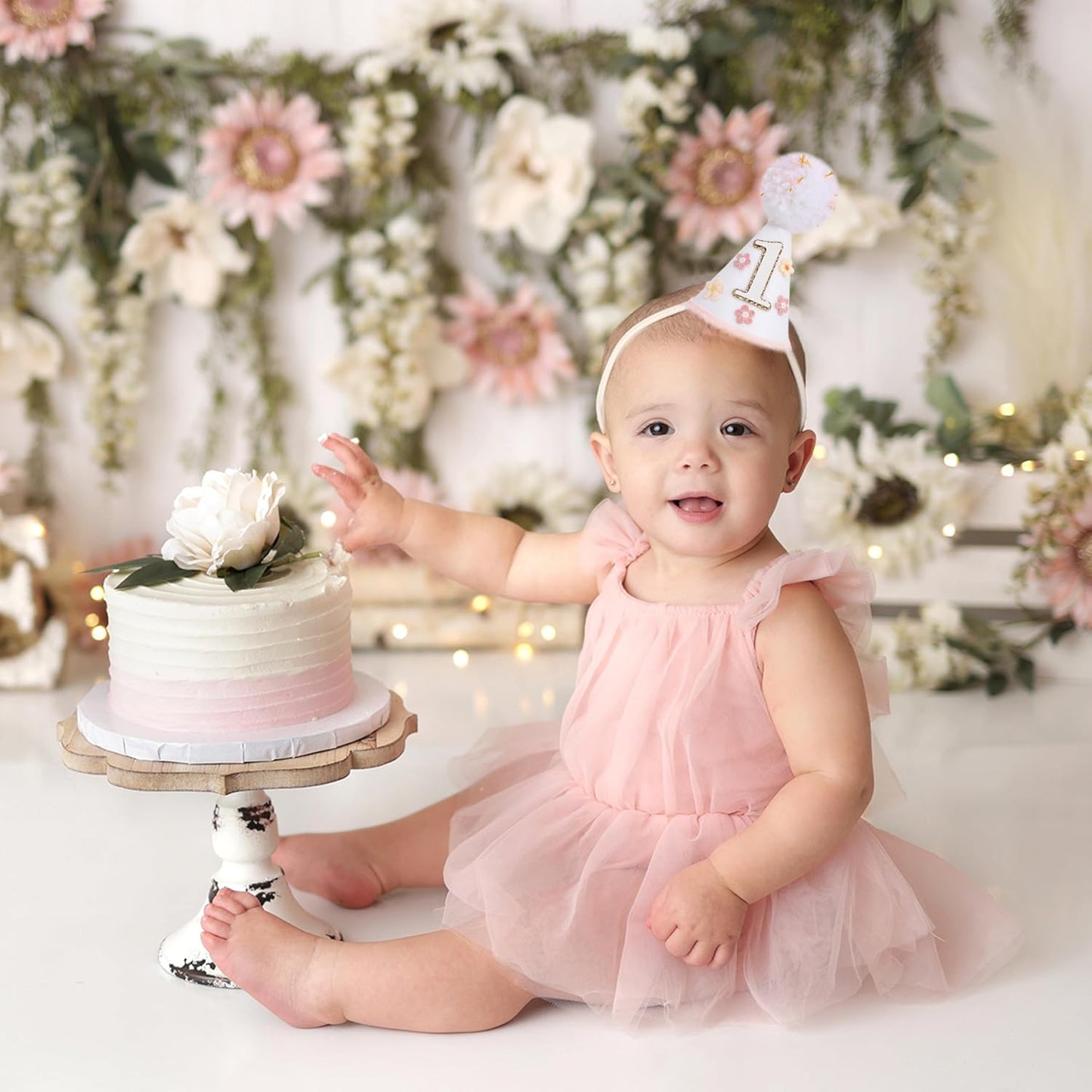 YOUAME Boho Daisy Flower Birthday Party Hat For Girls - Floral First Birthday Decorations, Boho Daisy Felt One Year Cone Hat, Groovy Flower Cake Smash Photo Props
