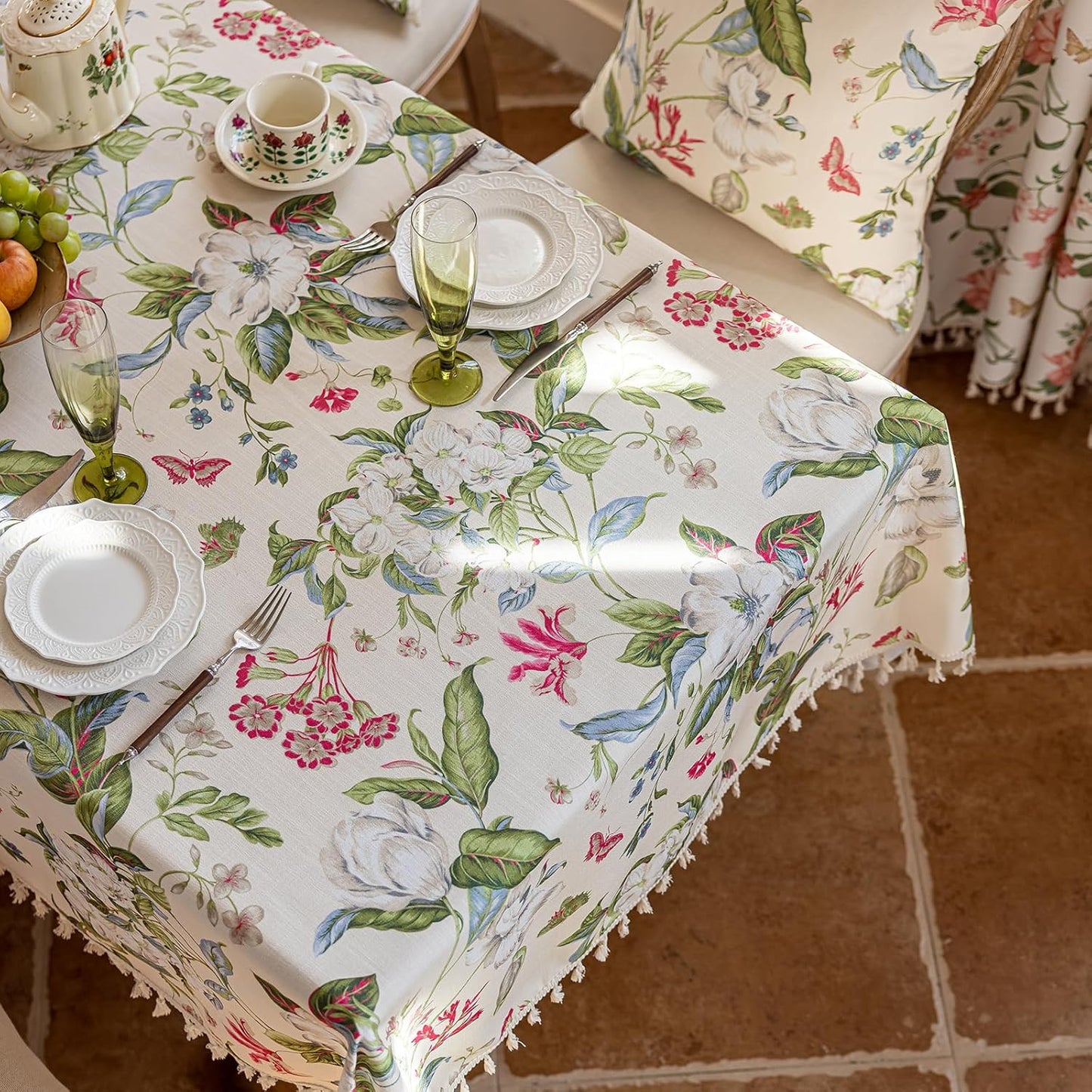 ENJOYBRIDAL Floral Tablecloth - 60 x 120 Inch - Rectangle Picnic Table Cloth Dining Room Wildflower Kitchen 10-12 Seats Table Cover for Camping Washable Vintage Boho Farmhouse Furniture Protector