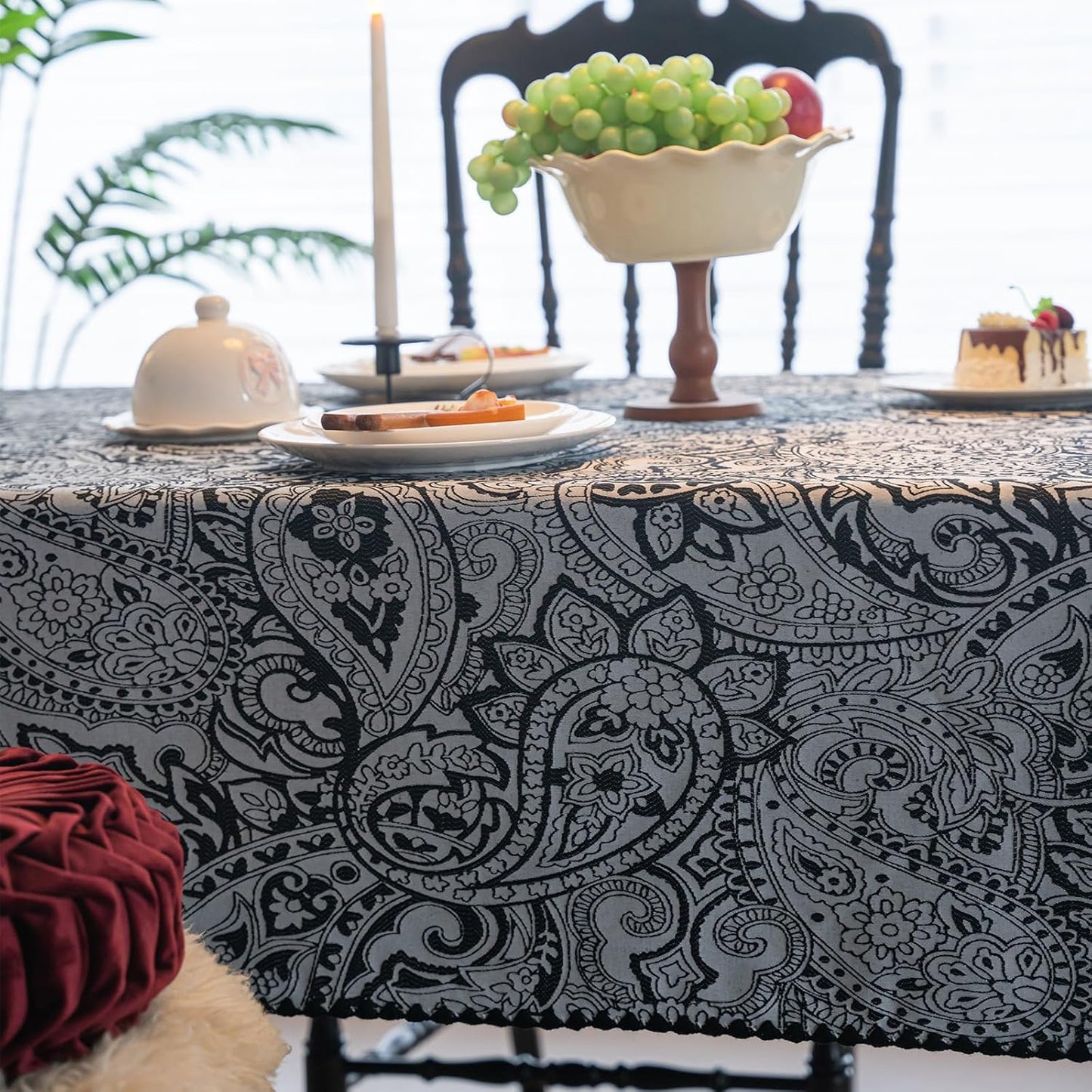 ENJOYBRIDAL Black Paisley Tablecloth - 60 x 84 Inch - Waterproof Vintage Table Cloth Rectangle Farmhouse Jacquard Dining Table Cover 6-8 Seats Picnic Patterns Camping Washable Furniture Protector