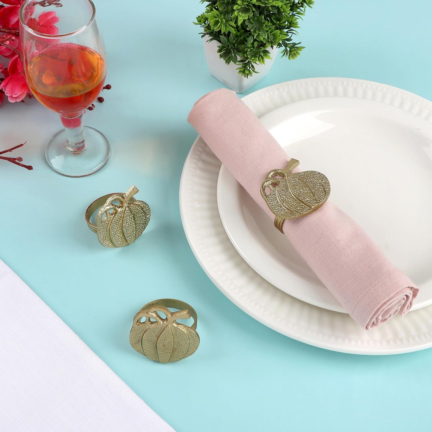 ALPHA Living HOME Metal Napkin Rings Set of 12 - Antique Copper Pineapple Lightweight Napkin Rings - Table Accents for Elegant Dining, Weddings & Everyday Celebrations (Gold)