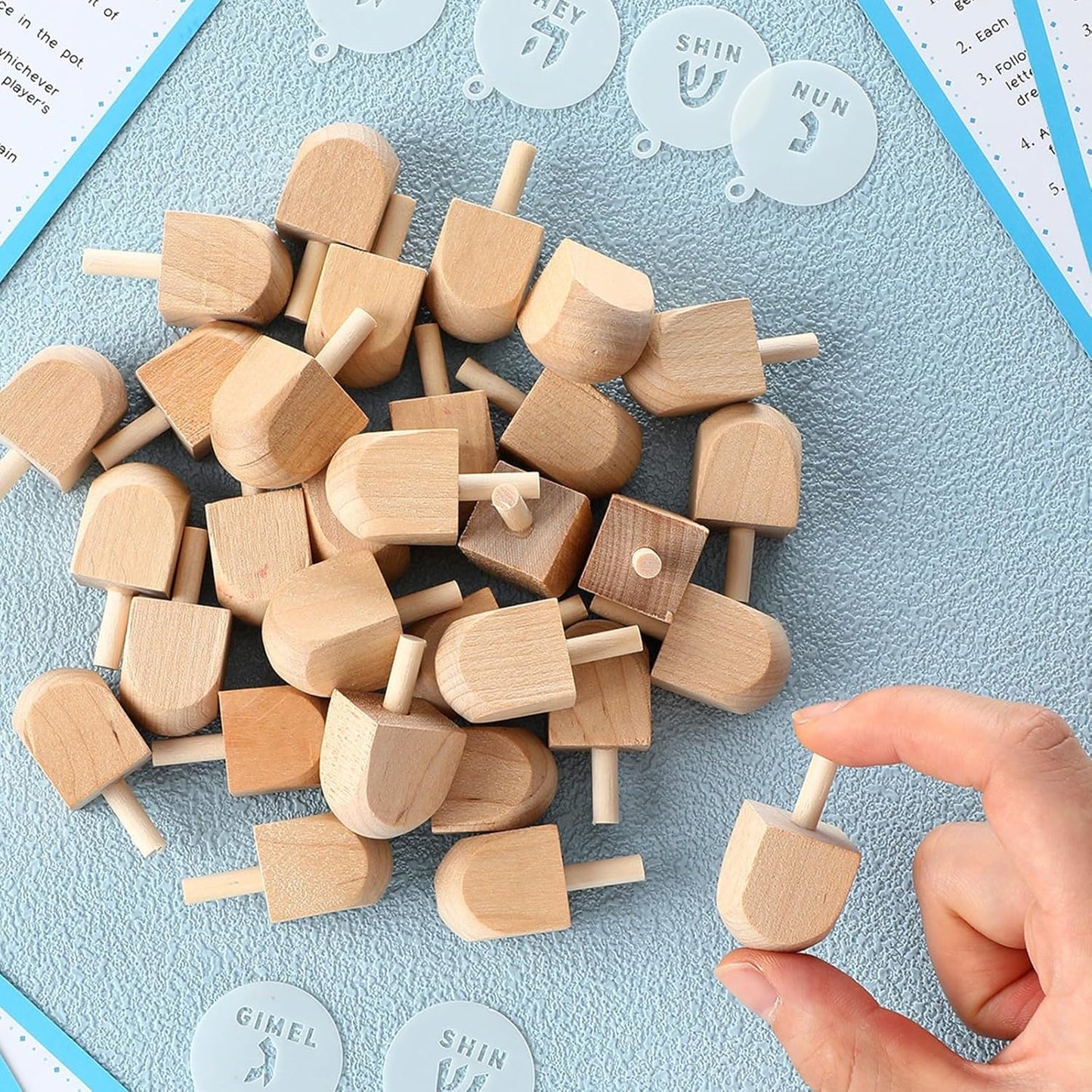 Wettarn 100 Pieces Hanukkah Dreidels Bulk Wooden Hanukkah Dreidels with Game Instruction Cards for Party Game(Size 1,DIY Style)
