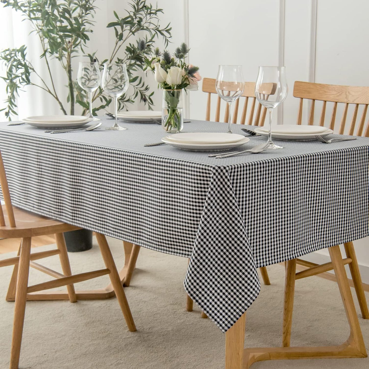 maxmill Checkered Rectangle Tablecloth Water Resistance Wrinkle Free Spillproof Heavy Weight Gingham Plaid Table Cloth for Buffet Banquet Parties Event Holiday Dinner, 60 x 84 Inch Black White