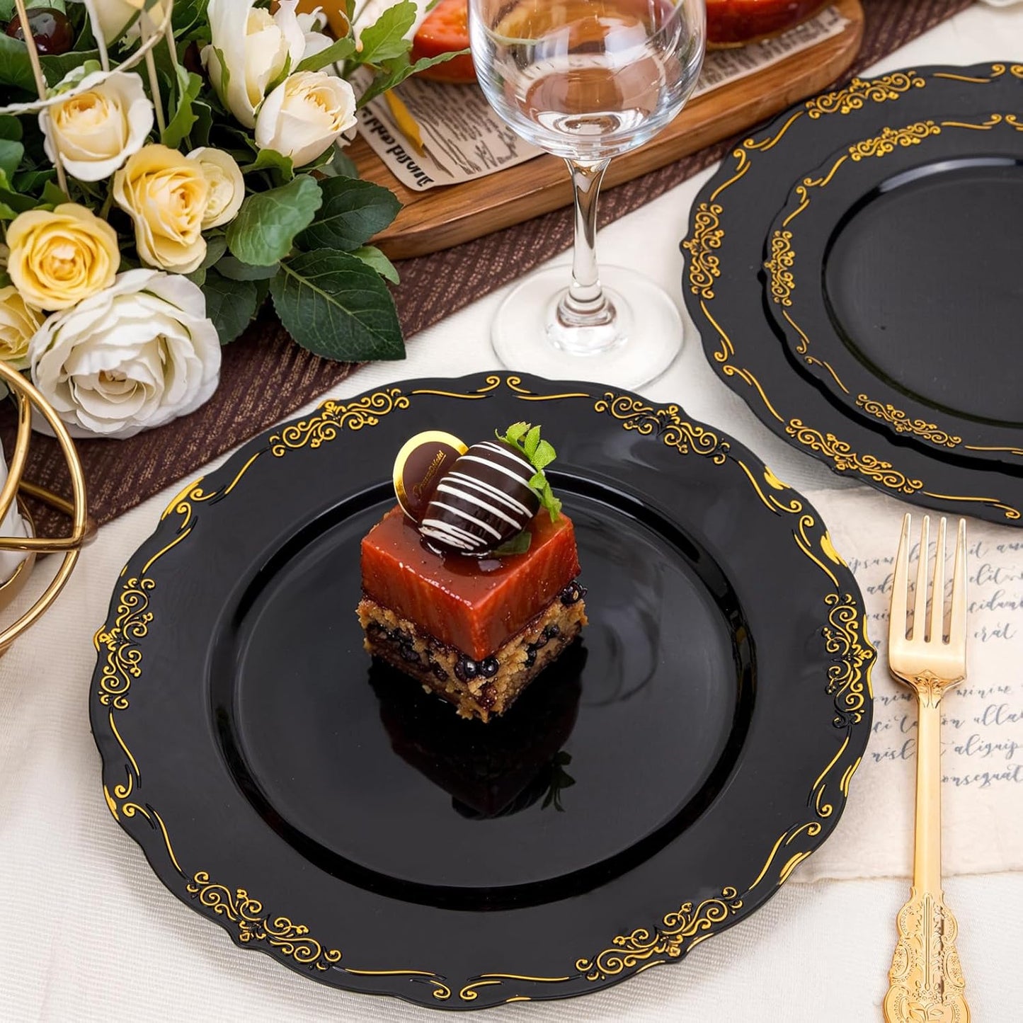 DaYammi 60PCS Black and Gold Plastic Plates, Heavy Duty Black and Gold Disposable Plates Premium 10inch Dinner Plates Hard Plastic Plates Disposable for Halloween Party and Wedding