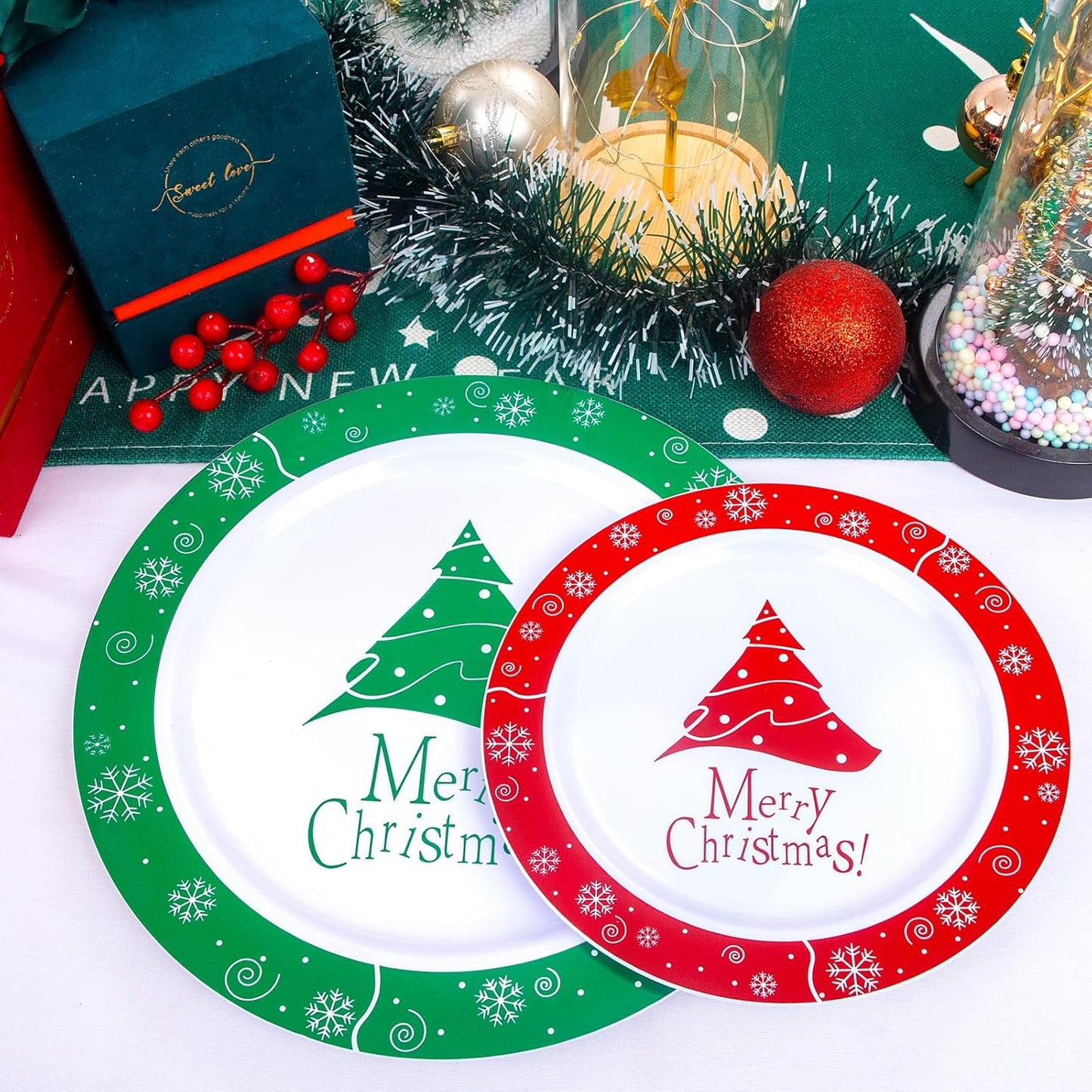 Rubtlamp 60PCS Christmas Plastic Plates, White Plastic Plates With Red and Green Christmas Tree, christmas Party Disposable Plate Include 30 Green Dinner Plate, 30 Red Salad Platos