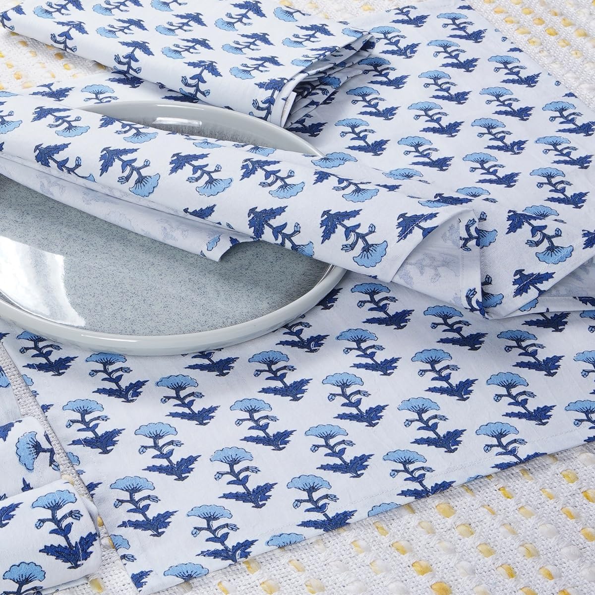 TARAN LIVING Cotton Cloth Napkins Natural Reusable Fall Dinner Napkins Reusable Machine Washable Fabric for Events, Gift, Home Decor - Blue, 18x18 Inches - Pack of 4