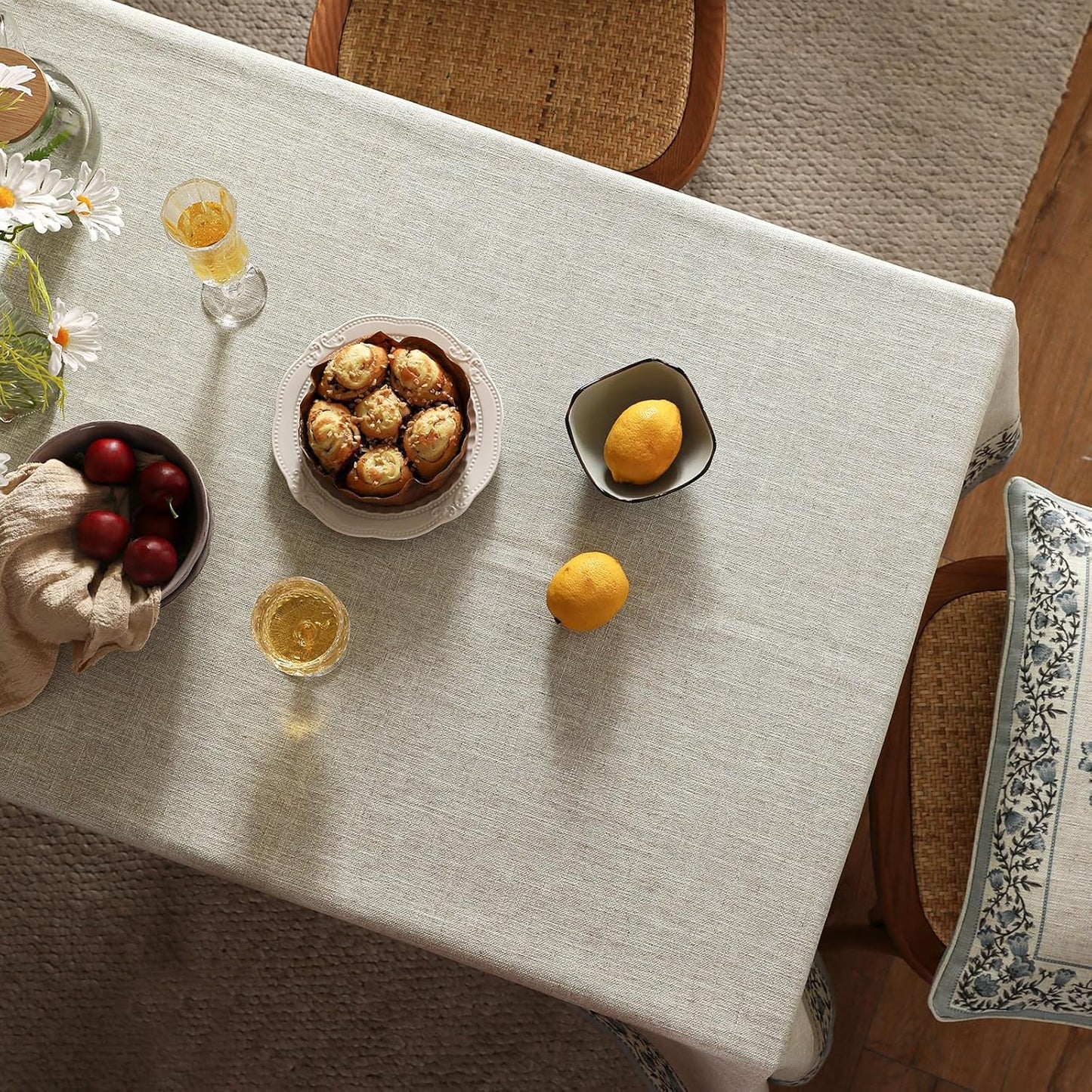 ISAENNE Designer Vintage Linen Elegant Small Square Tablecloth,Chinoiserie Floral Indoor Table Cloth,Wrinkle Resistant Decor Table Cover for Dining Thanksgiving Kitchen,55"*55"-Segerman B