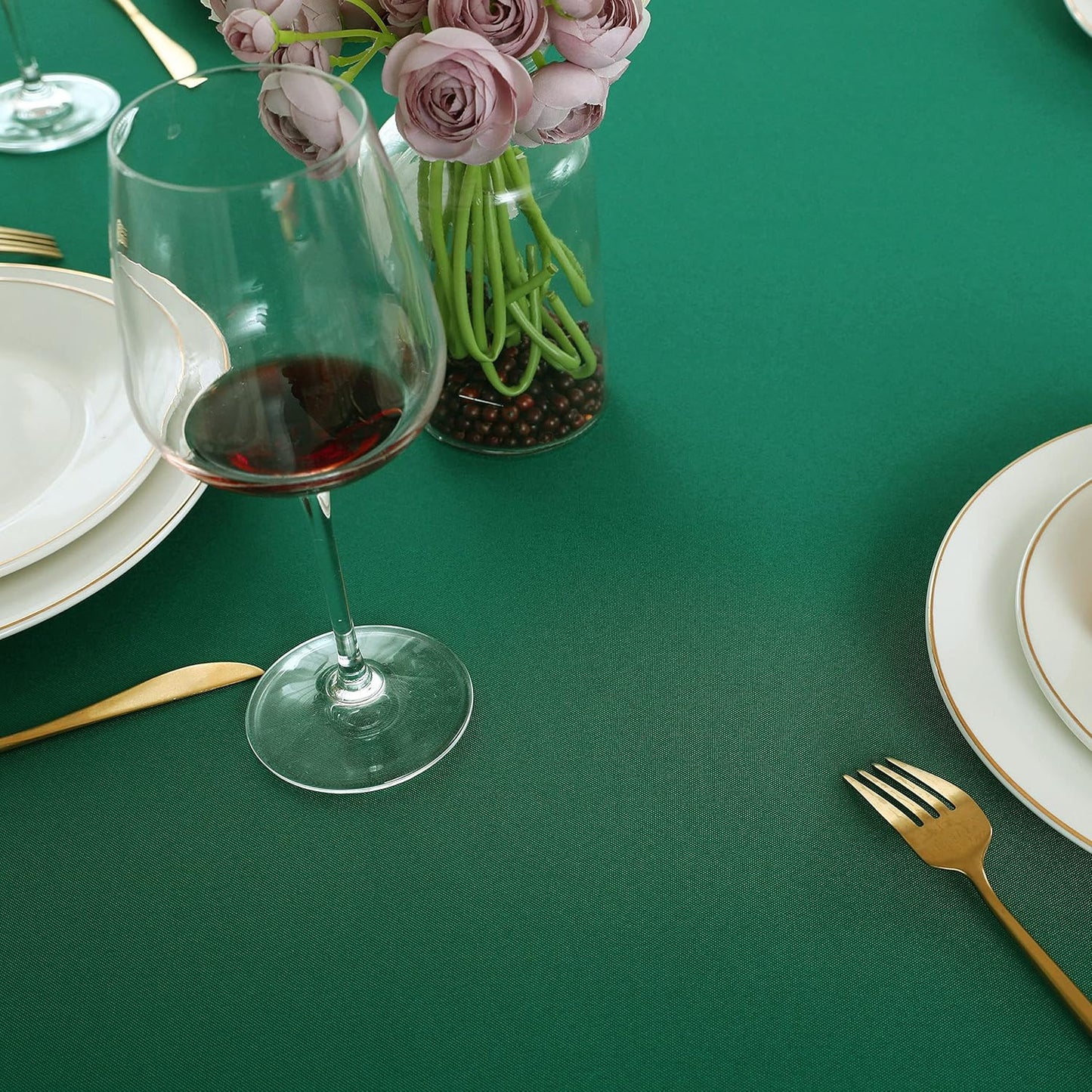 FOLINS&HOME Green Rectangle Tablecloth 60 x 84 Wrinkle Free Waterproof Polyester Table Cloths, Spillproof Heavy Duty and Washable Table Cover for Party, Indoor and Outdoor-Oblong/Rectangular