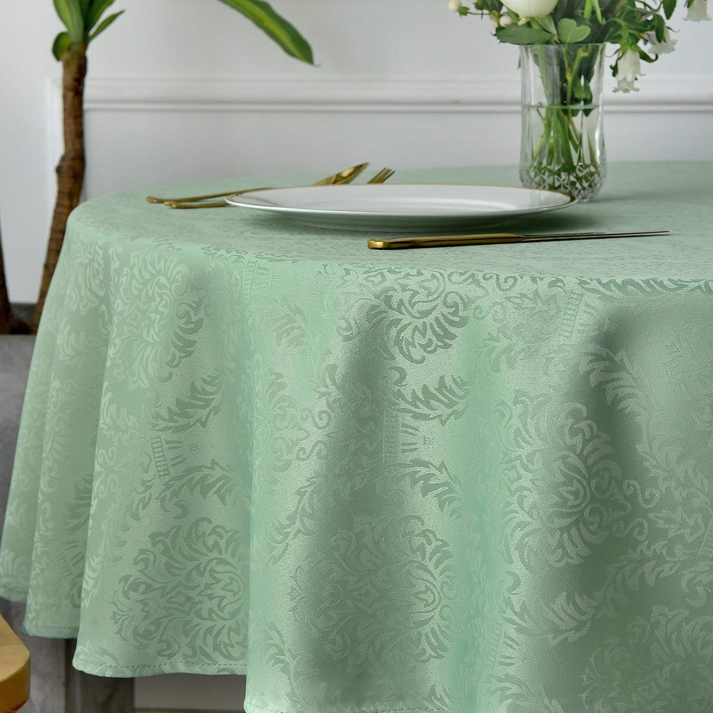 maxmill Jacquard Round Table Cloth Damask Design Waterproof Antiwrinkle Heavy Weight Soft Tablecloths for Circular Table Cover and Kitchen Dinning Tabletop Round 70 Inch Sage Green
